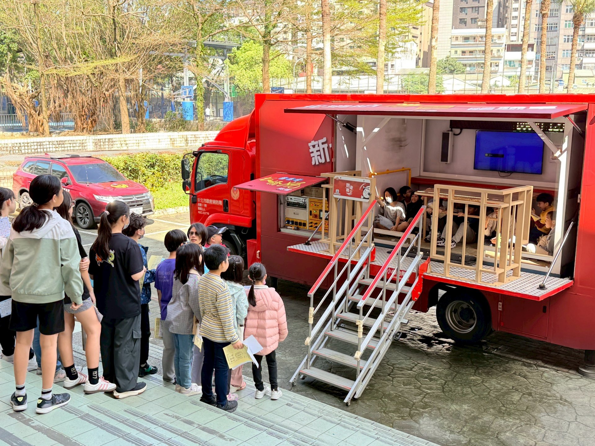 地震車體驗，學習防災知識