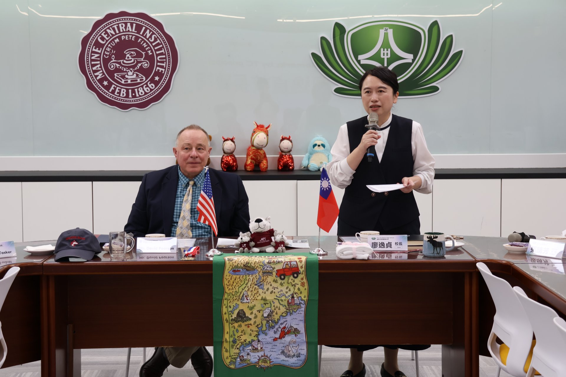 慈大附中校長廖逸貞勉勵雙聯學位學生持續拓展國際視野，肯定三年學習成果並祝福邁向