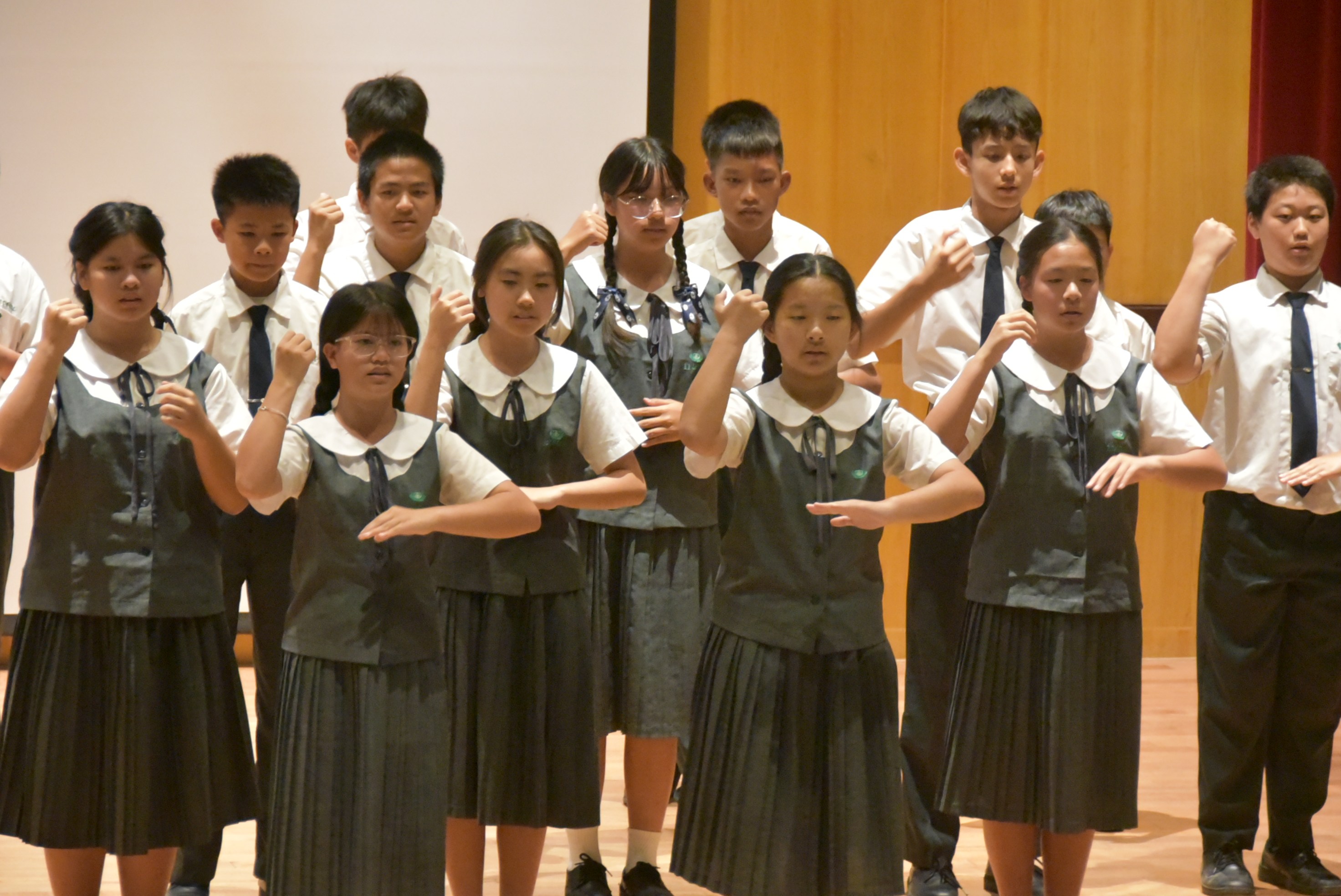 協力班擁有超乎常人的勇氣，他們相信不管面對任何挑戰，協力班都能迎刃而解。