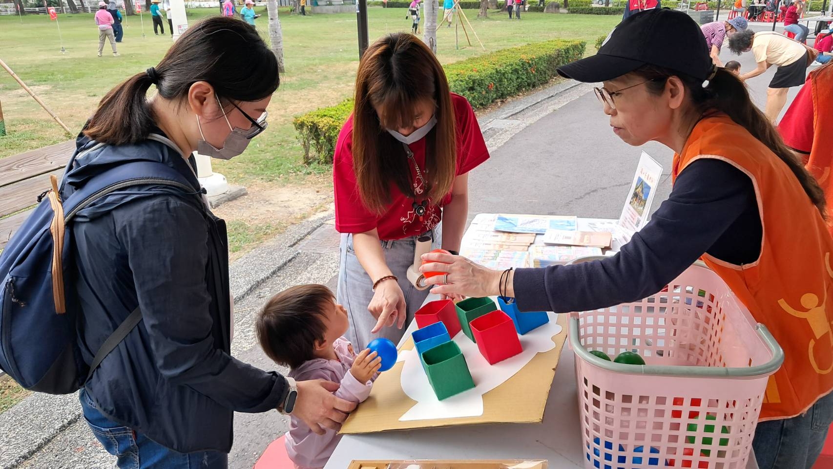 藉由輕鬆遊戲互動進行兒童發展篩檢