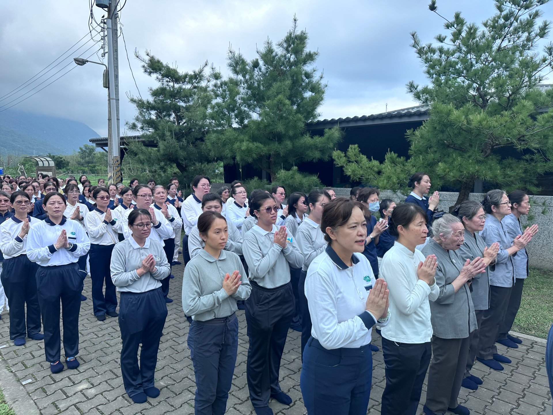 慈大生參與經行，沈澱內心找回初心