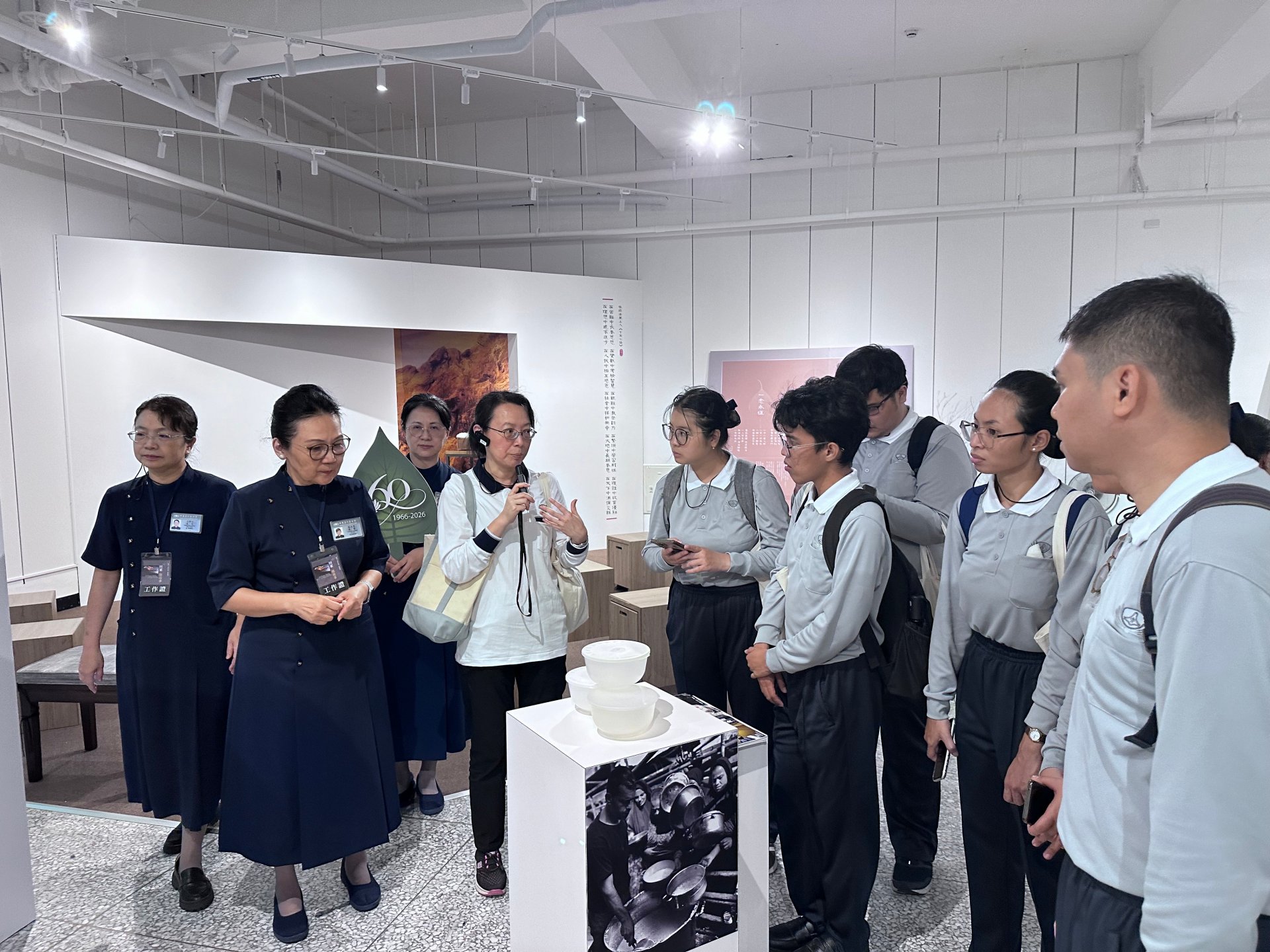 來自印尼教研所印尼認真聆聽解說