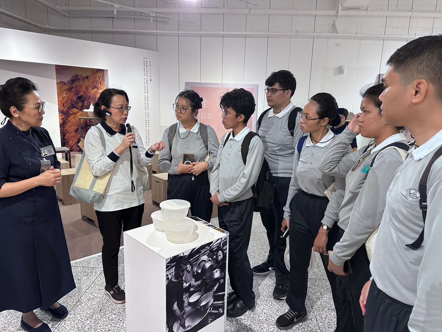 慈大師生一起回家聽故事