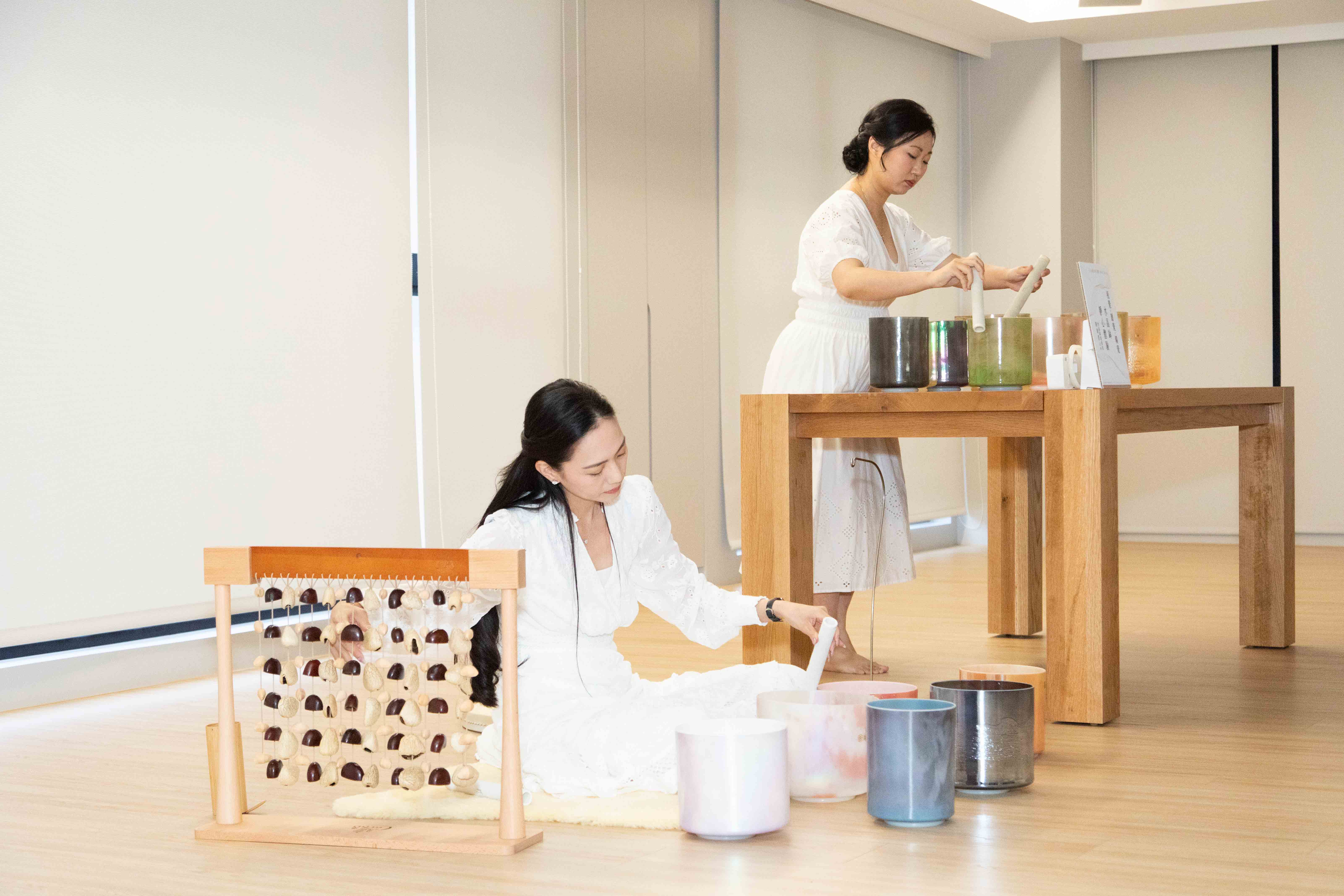 在聲音光影交織中，感受WELL空間如何溫柔承接身心節奏。