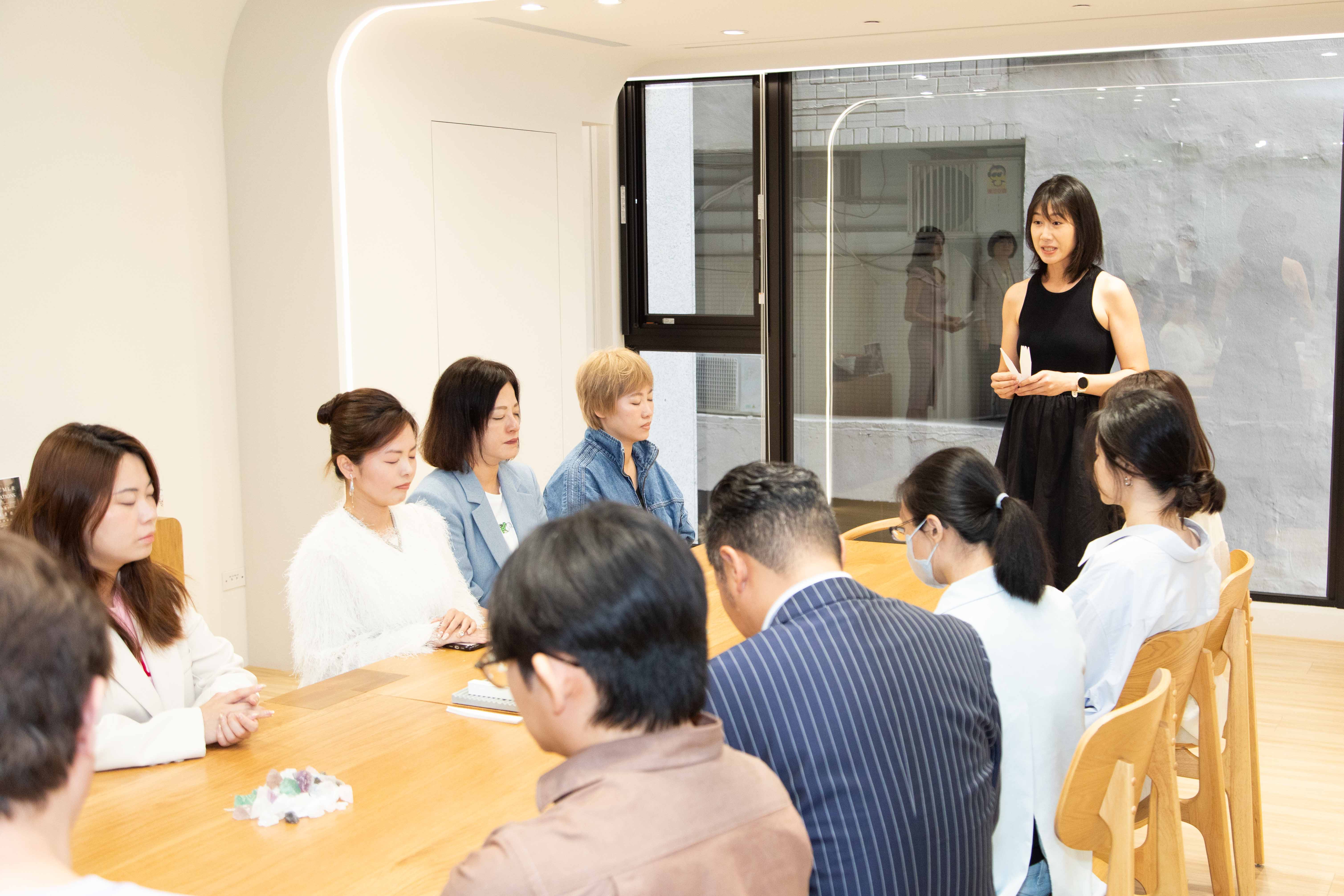 以天然香氣引導呼吸與情緒，讓嗅覺成為連結身心放鬆的入口。