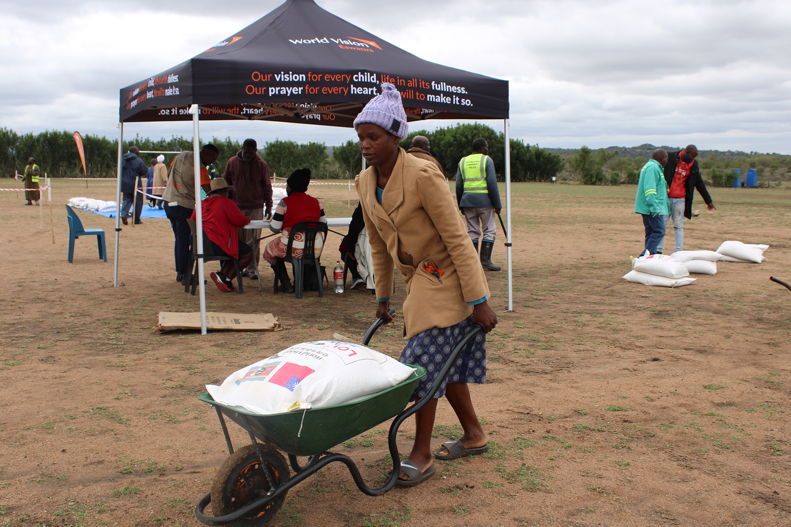 台灣世界展望會史瓦帝尼援米計畫透過梗米發放，減緩糧食危機。