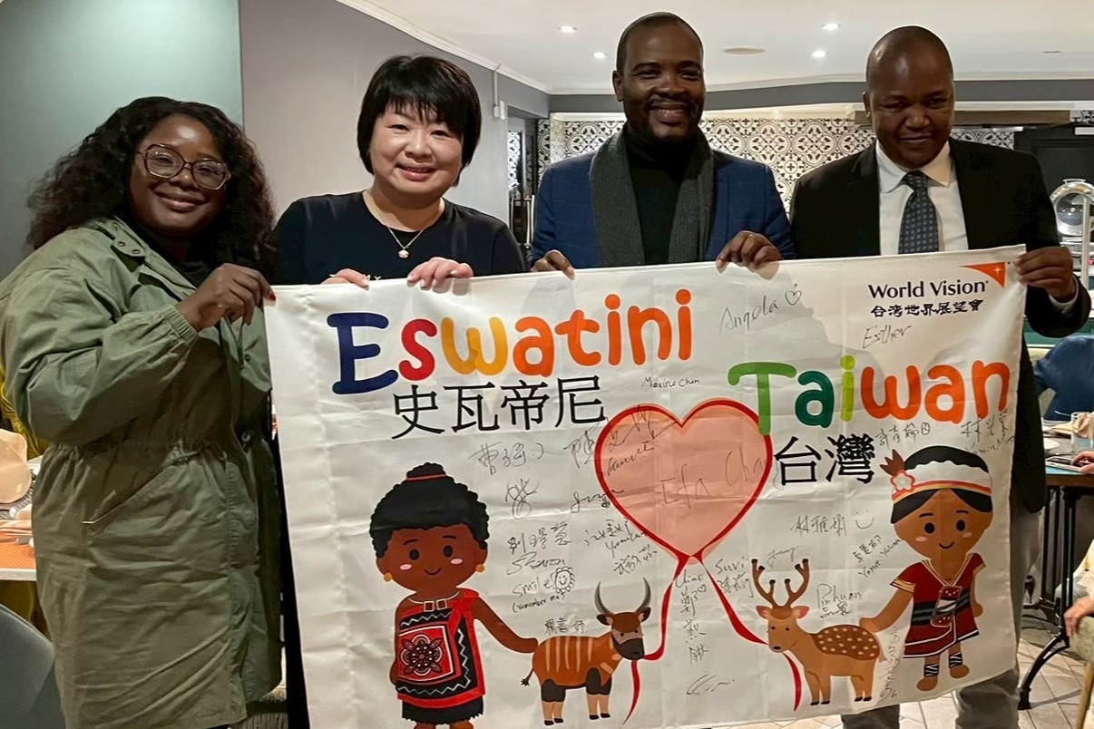 04.台灣世界展望會深耕史瓦帝尼30年，於2025年帶領善心資助人前往史瓦帝尼，與在地工作人員交流並見證服務工作內容。 