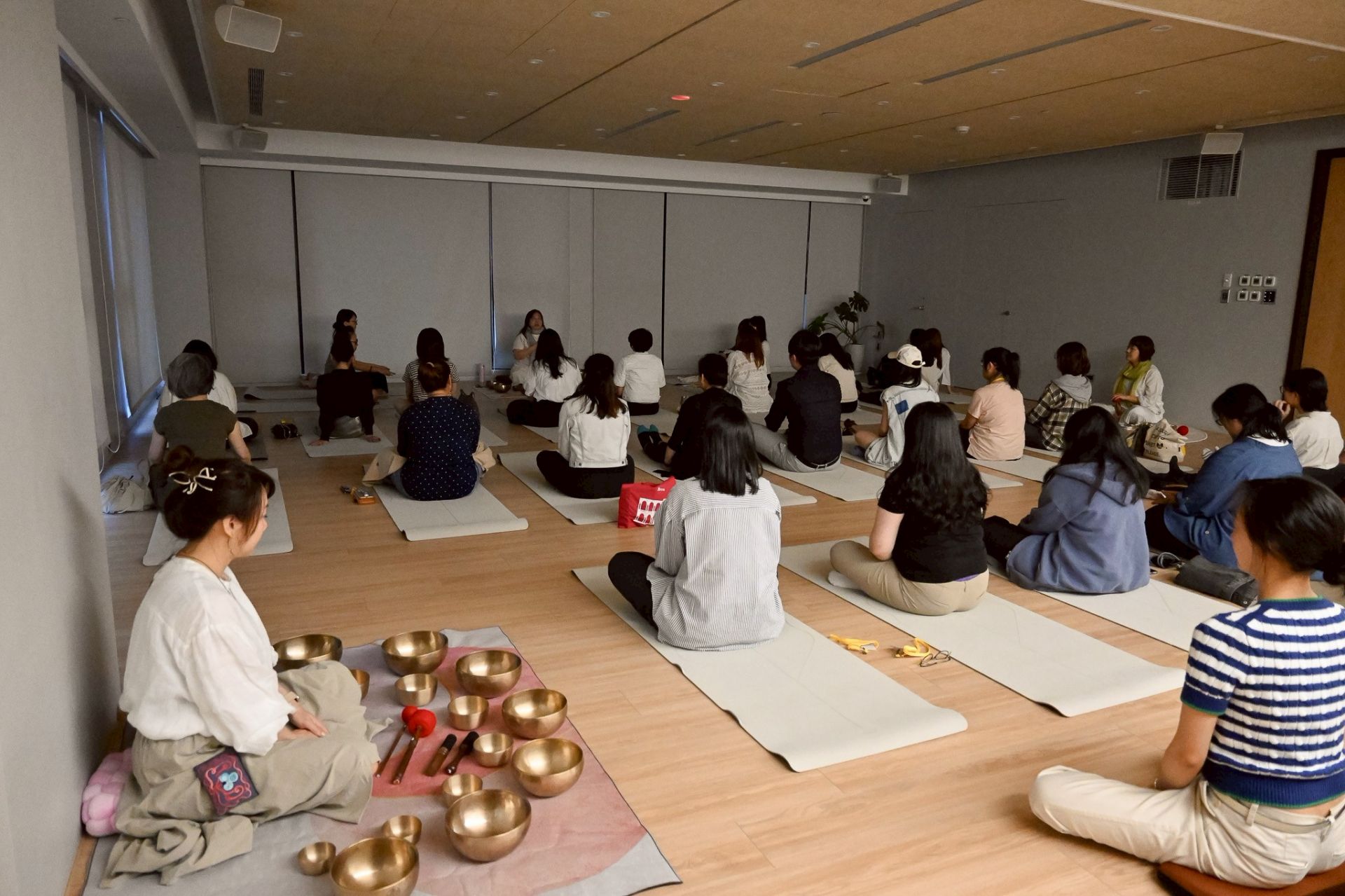 在療癒課程中，讓身心慢慢安定與穩定。