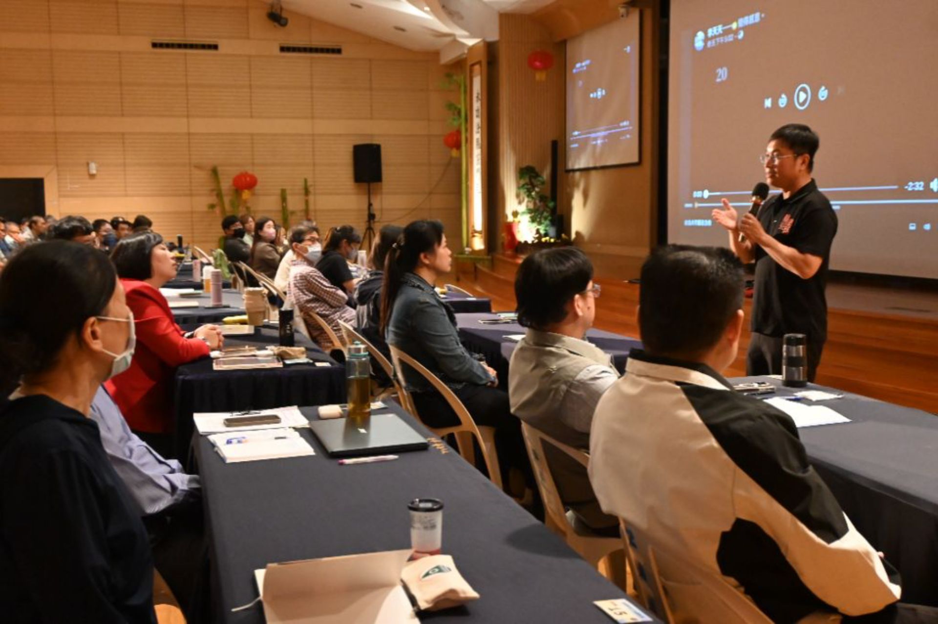 唐健清教官說：「正確的心肺復甦術是在跟死神搶時間！」唐教官也列舉好幾個實例，在重大災害發生當下，也能夠幫醫護人員搶救危急的生命於瞬間。」