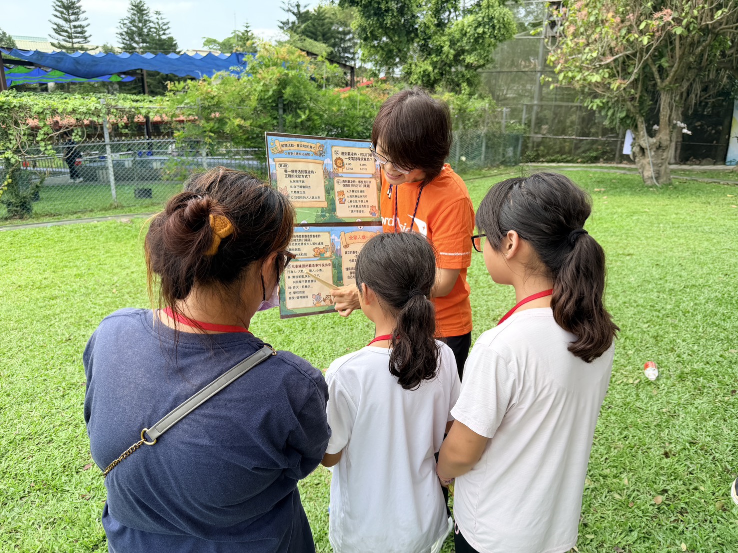 透過親子活動，帶領孩子與家長認識霸凌情境與應對方式，在互動中培養辨識與自我保護能力