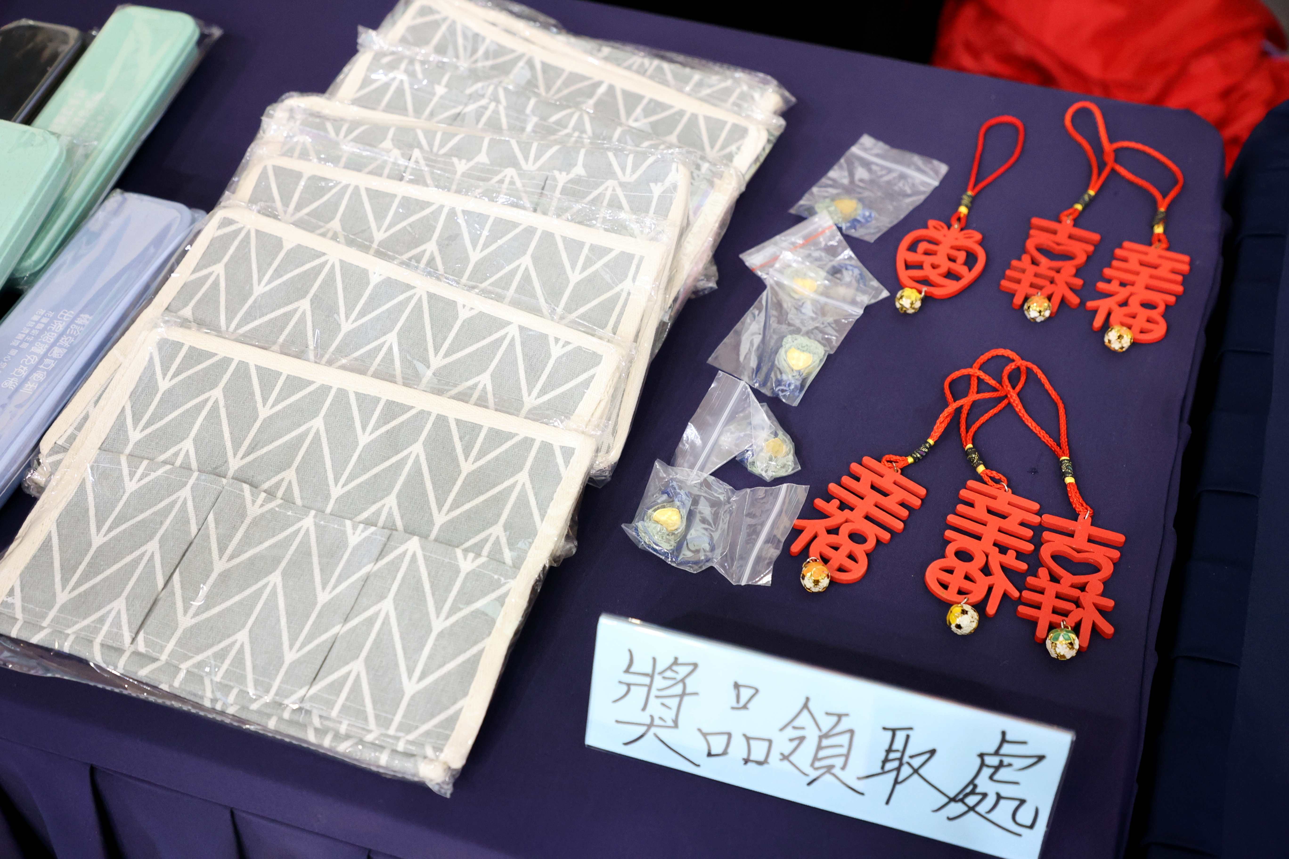 現場活動吸引不少民眾參與體驗，限量100份精美健康祝福禮不到一個小時即兌換完畢。回診的游女士分享「快到號時再回來就好，不用一直坐著等，還可以先去辦其他的事，真的方便很多！」