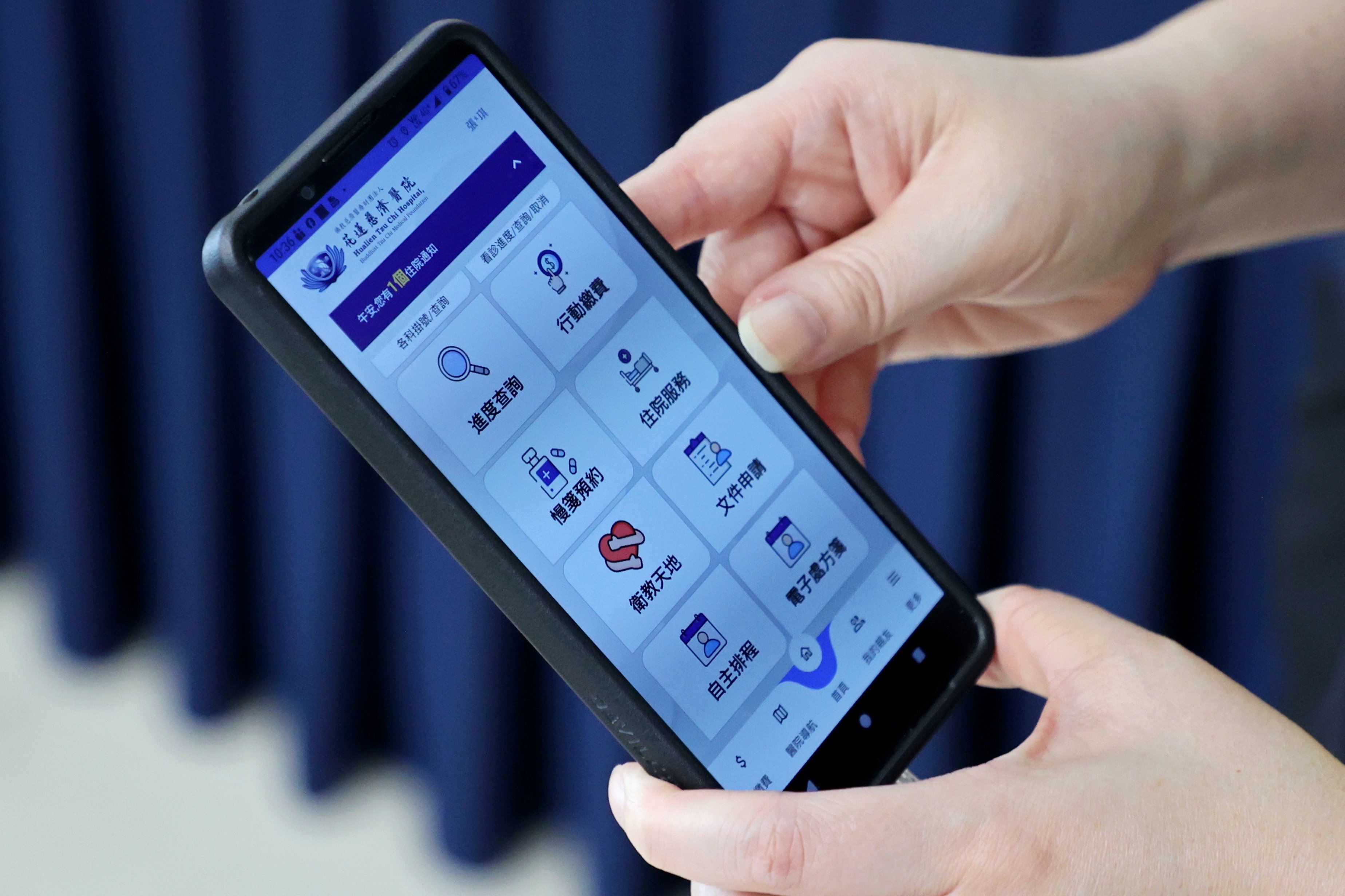 醫事室醫事服務組副組長張家琪表示，透過持續優化數位工具，期望讓醫療服務不再受限於時間與空間，減輕民眾就醫負擔，也協助醫療團隊提升服務品質。