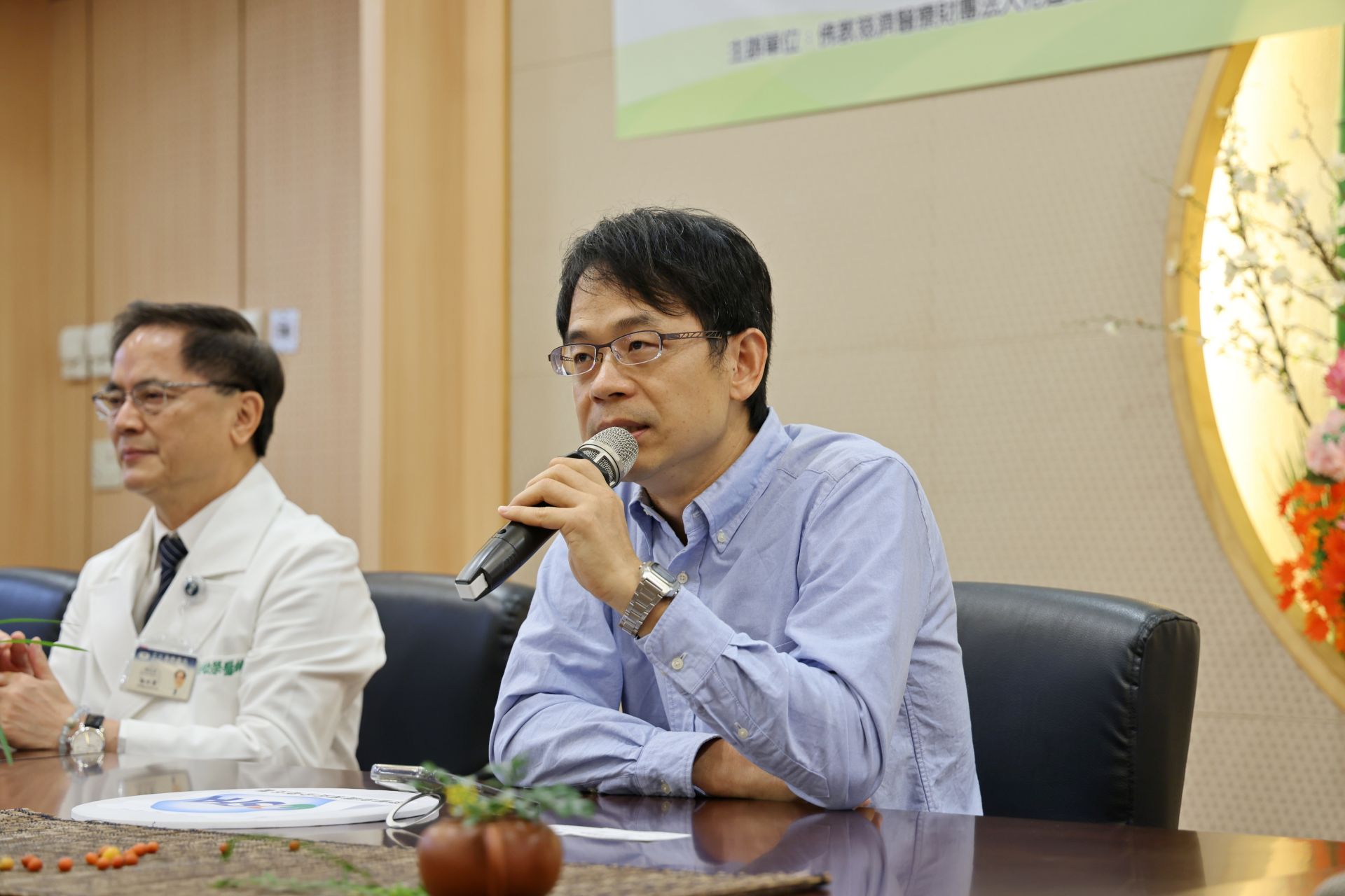 職安署北區職業安全衛生中心游淳淼科長(右)指出，許多通報為職場霸凌的案件，根本原因往往源自於世代認知差異或溝通不良；若雙方缺乏同理心，便更容易衍生誤解與摩擦。