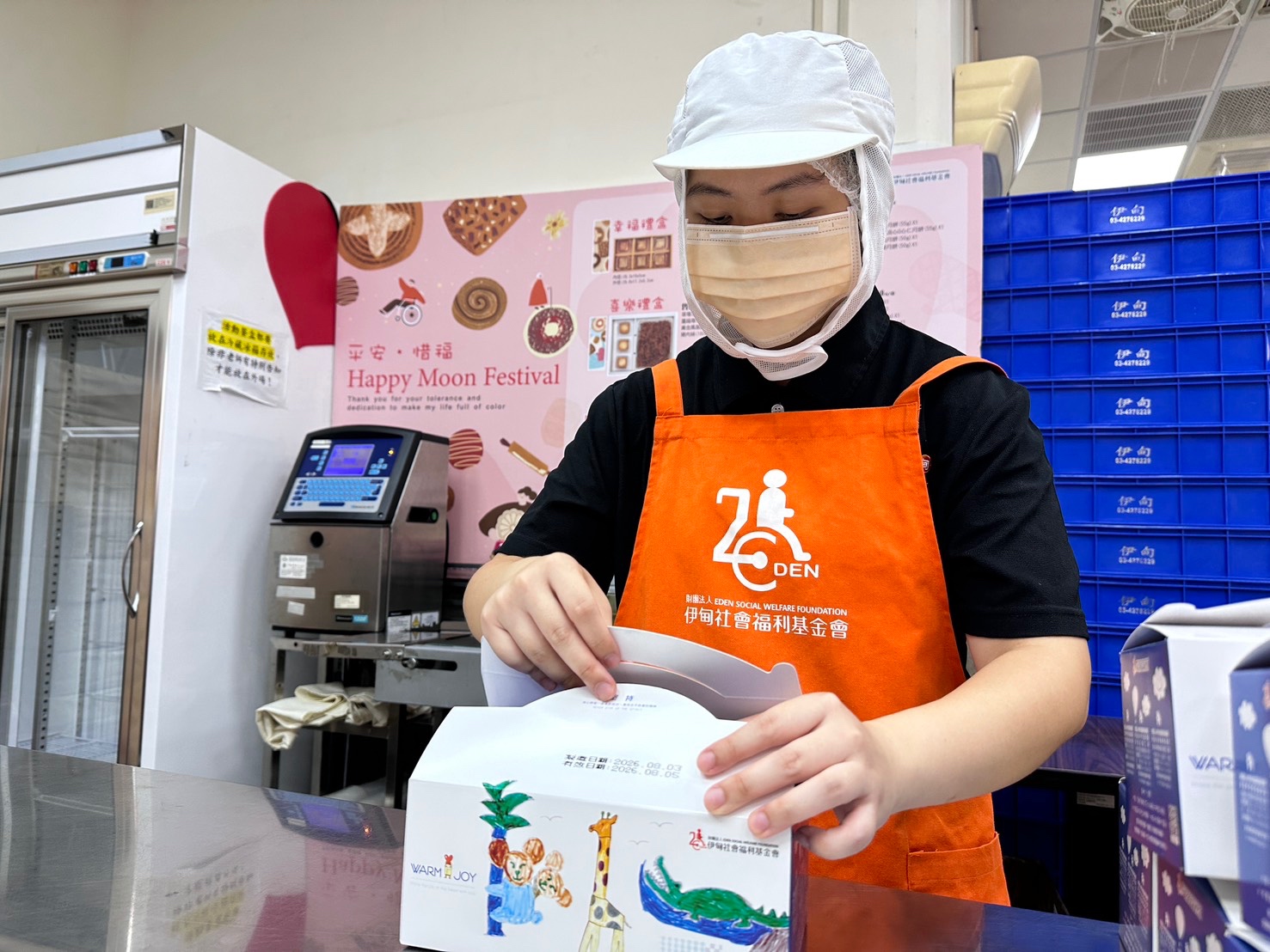 伊甸庇護工場首位「全能烘焙師」上場 帶領貴賓手作鳳凰酥