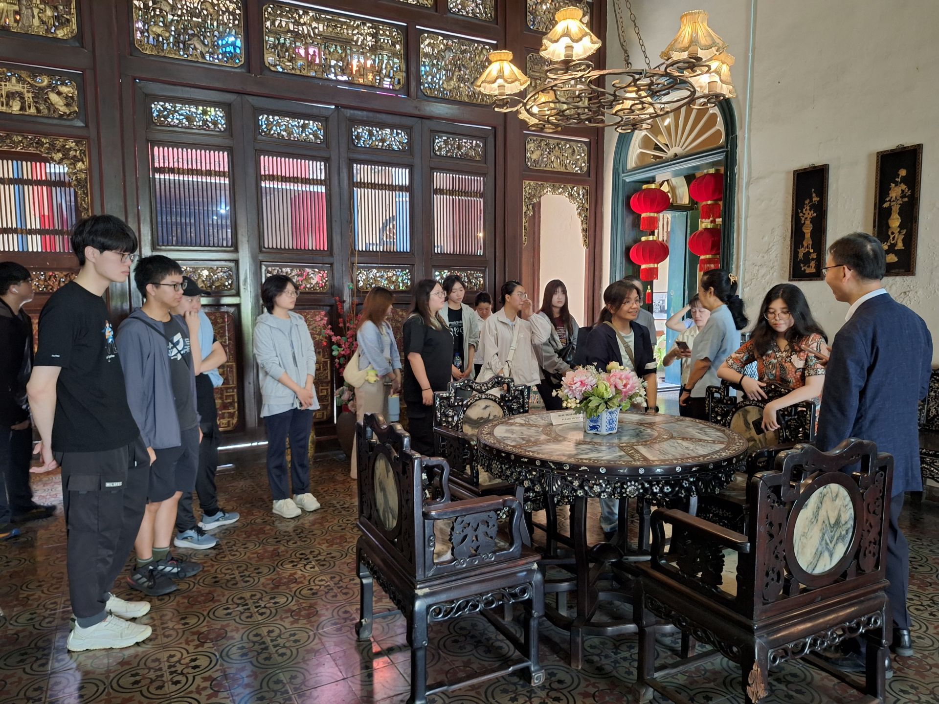 參訪古蹟-張阿飛故居,對於張阿飛的財力和科技領先力十分震撼——在1900年代就有「吸塵