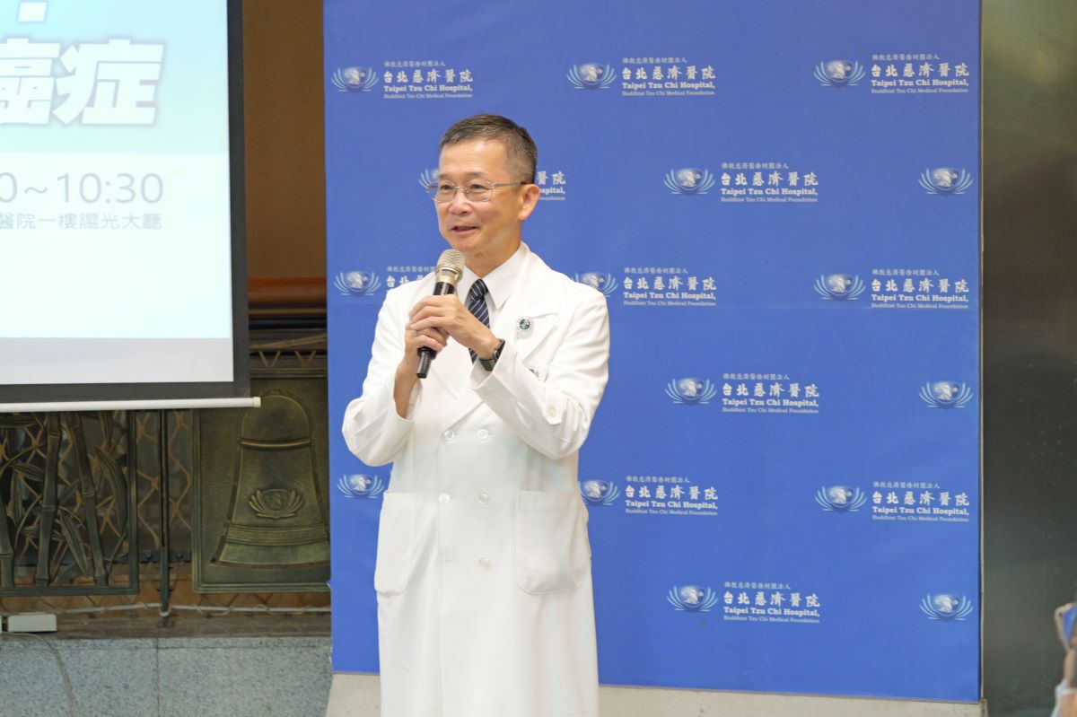何景良副院長指出,白血病屬於液態腫瘤,無法透過觸摸發現且初期多無明顯症狀,因此往往不易及早察覺。