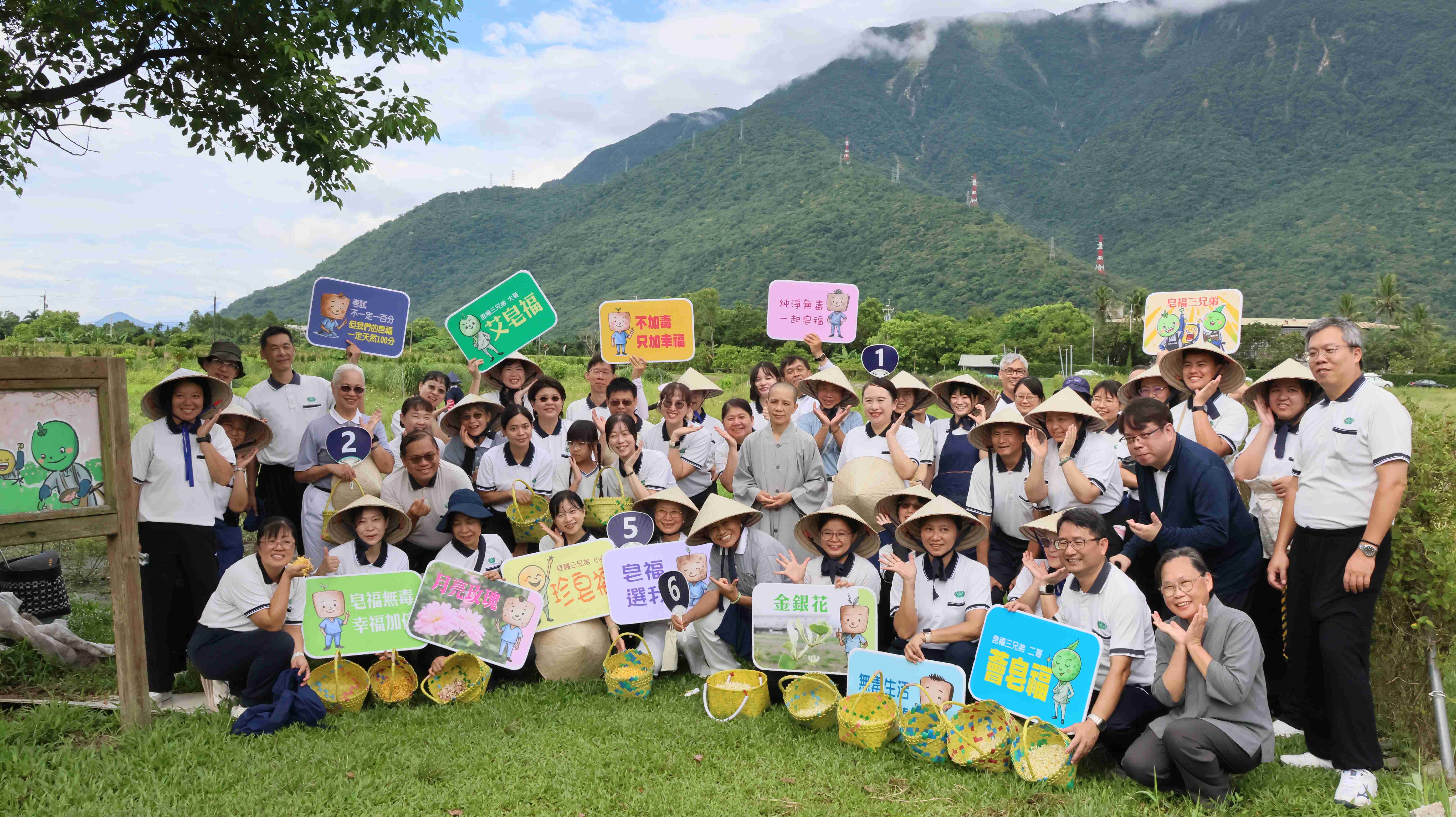 體會精舍師父「一日不做，一日不食」的自力更生精神
