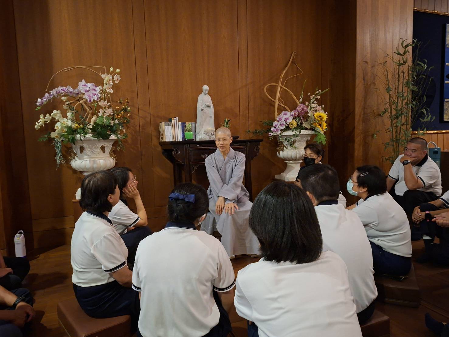師長與精舍師父溫馨對話