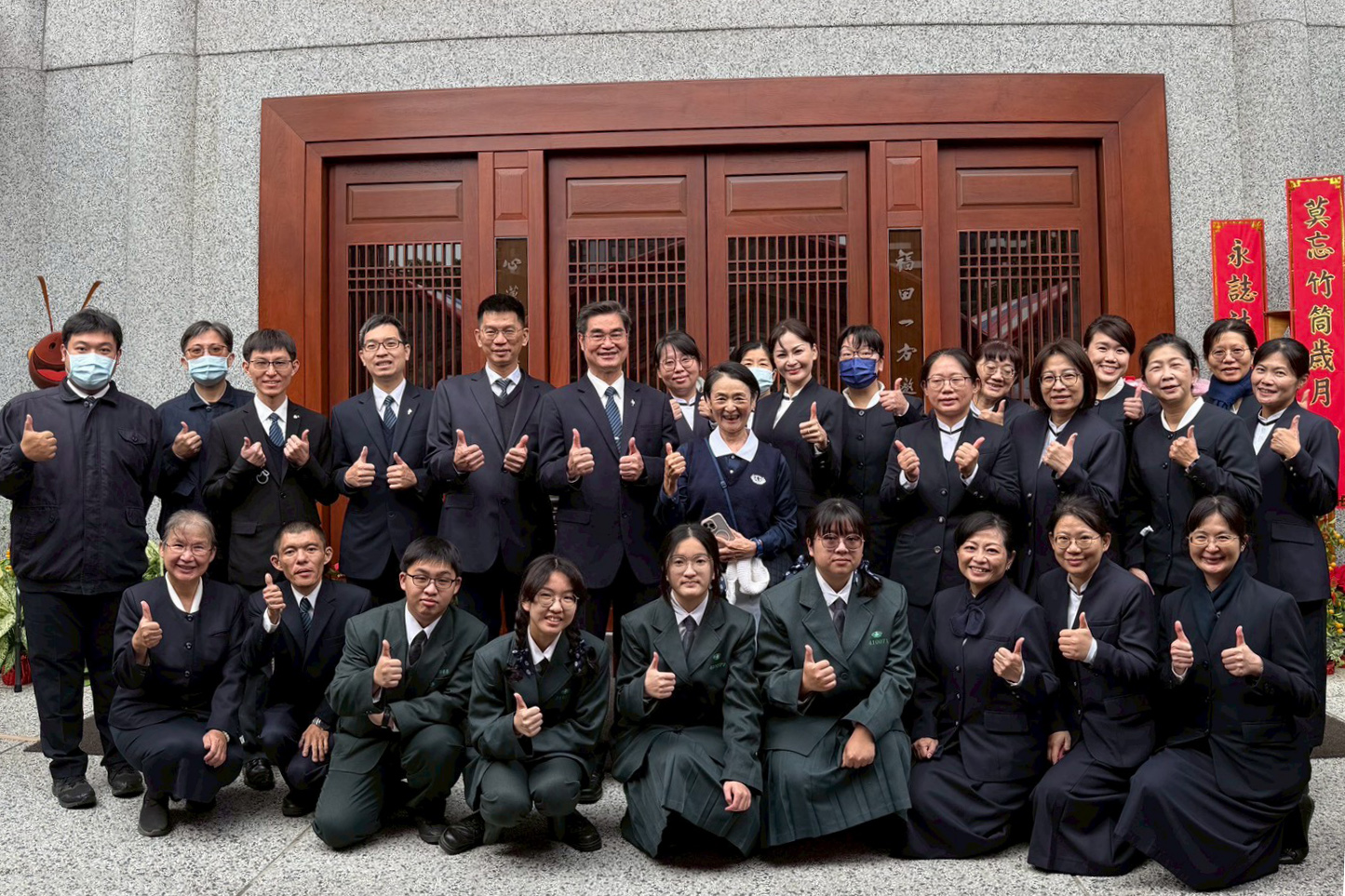 不管是在臺南靜思堂、安平聯絡處或佳里連絡處，親師生們都抱持著歡喜付出的心。