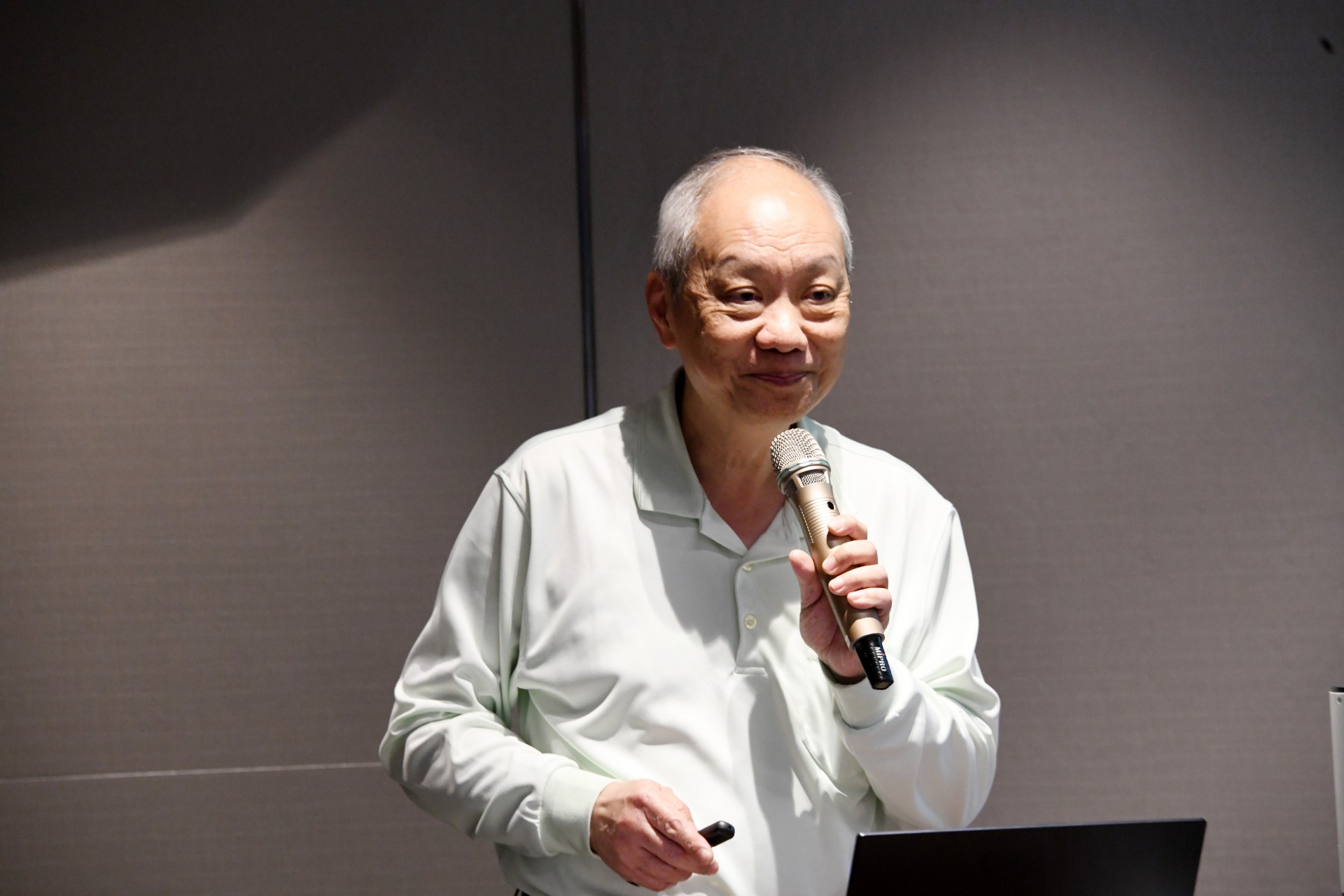 「健康臺灣深耕計畫」顧問陳祖裕也解析未來五年政策方向，指出政府將投入489億元，全面改善醫療環境、補強醫療人力並導入智慧科技。