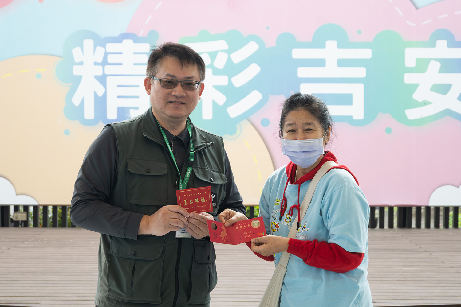 家扶基金會執行長周大堯（左）呼籲更多家庭加入寄養服務行列，成為彼此成長的力量。