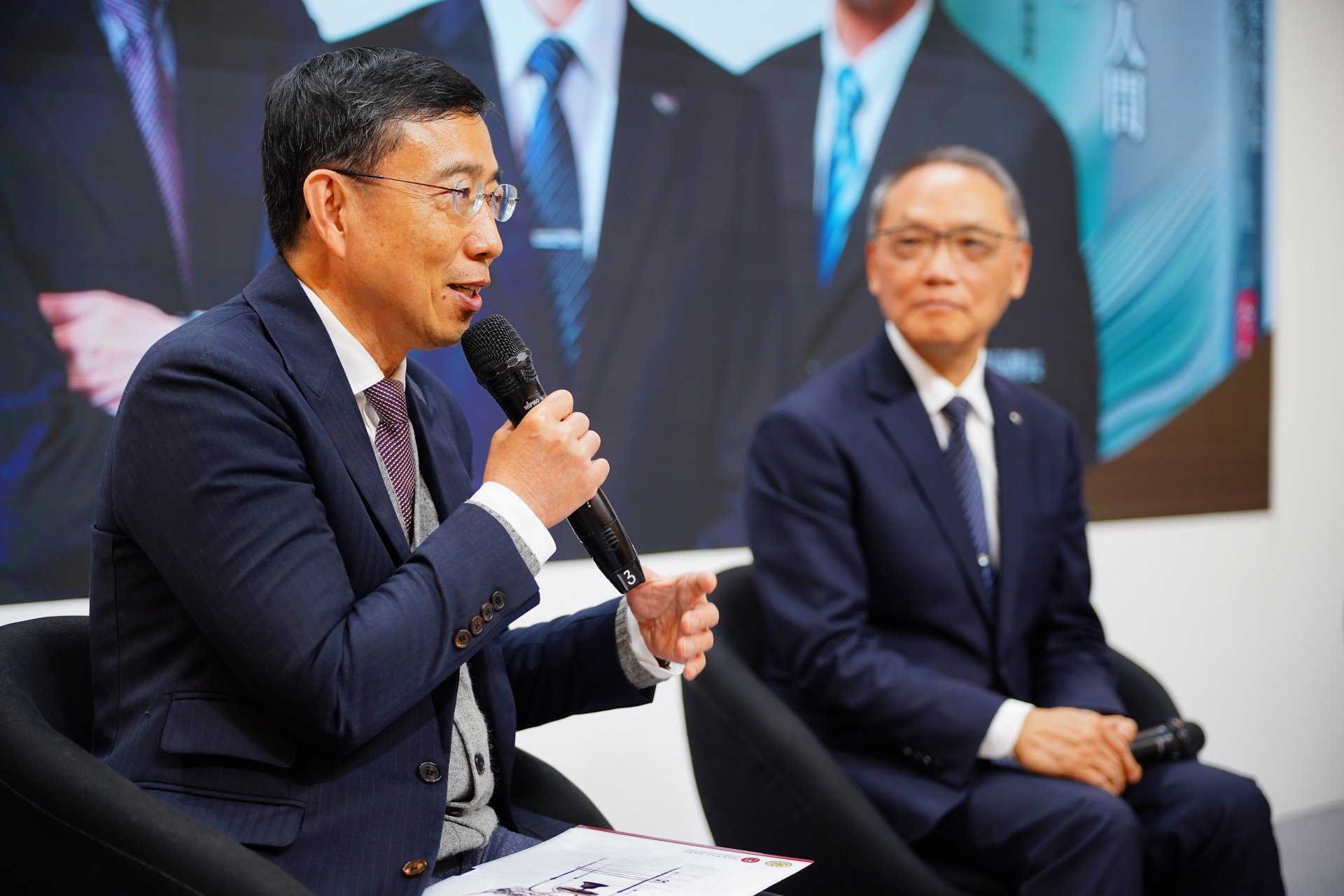 臺大管理學院院長陳家麟分享首度與非營利組織合作的管理學課程能成為標竿