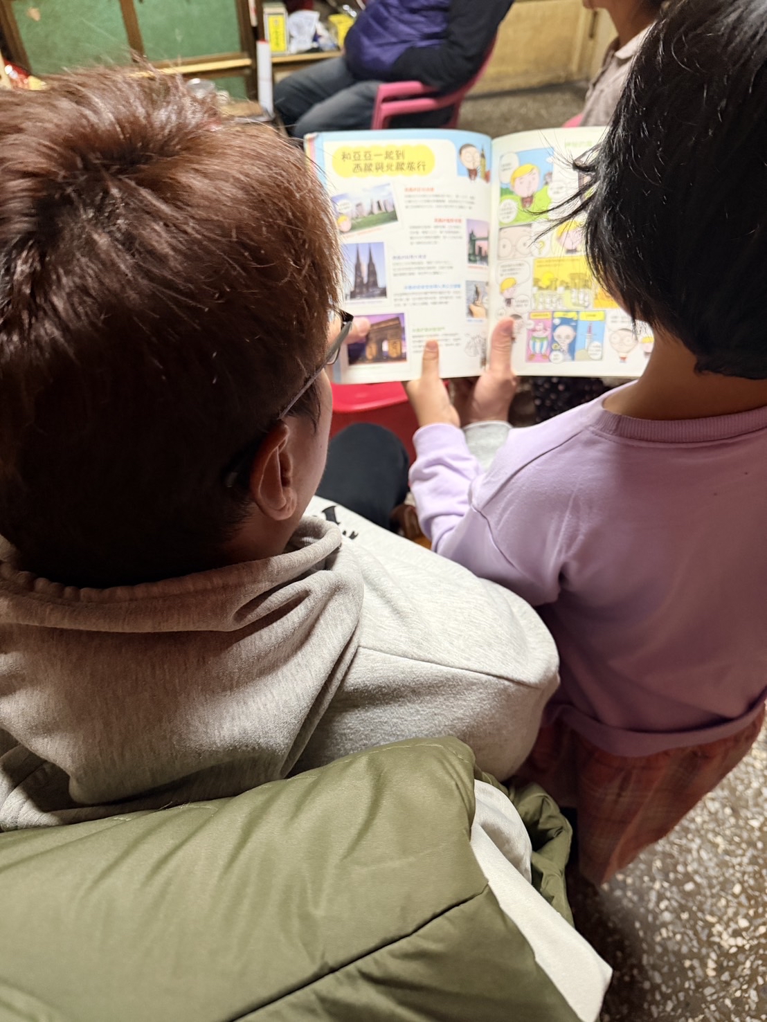 爸爸努力為蓉蓉籌醫藥費(台灣世界展望會提供)