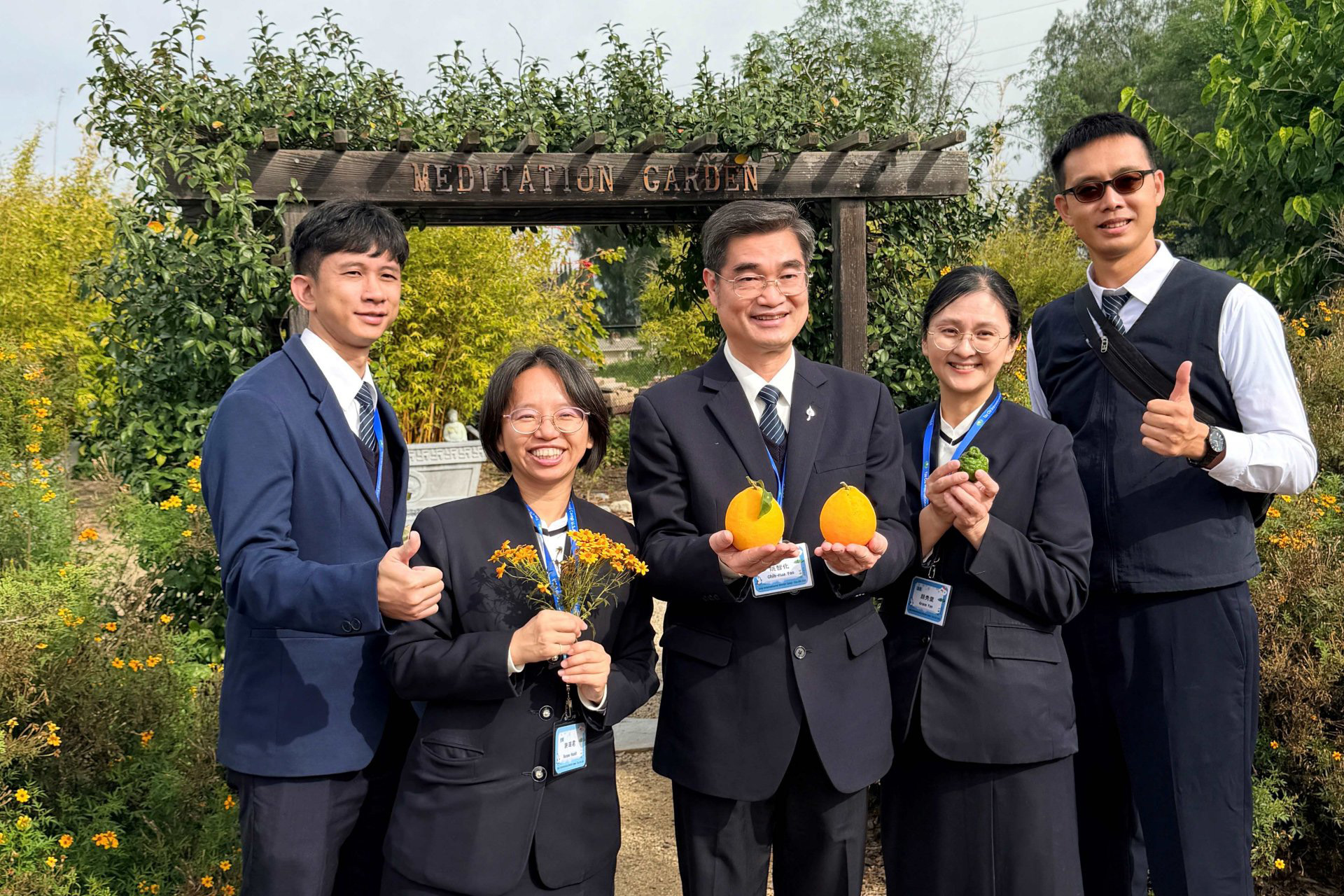姚智化校長率領，顏秀雯主任與謝瑞君老師、姚乃文老師、洪偉章老師全程陪伴，從課程到生活細心照顧，守護孩子安心探索、穩健成長。