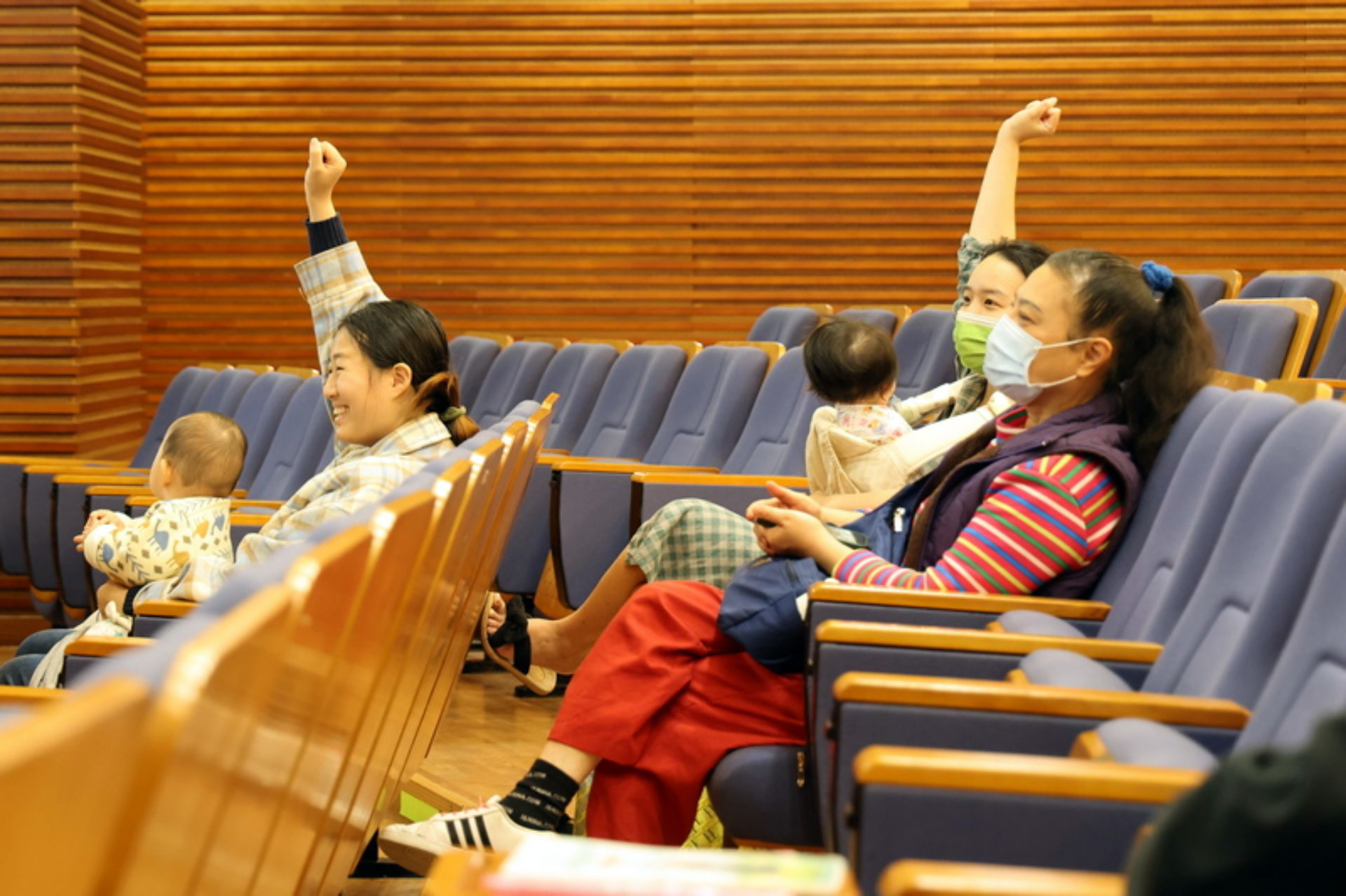 2026年首場爸媽教室，內容非常切合準媽媽們的需要，準媽媽們與講師互動熱絡。