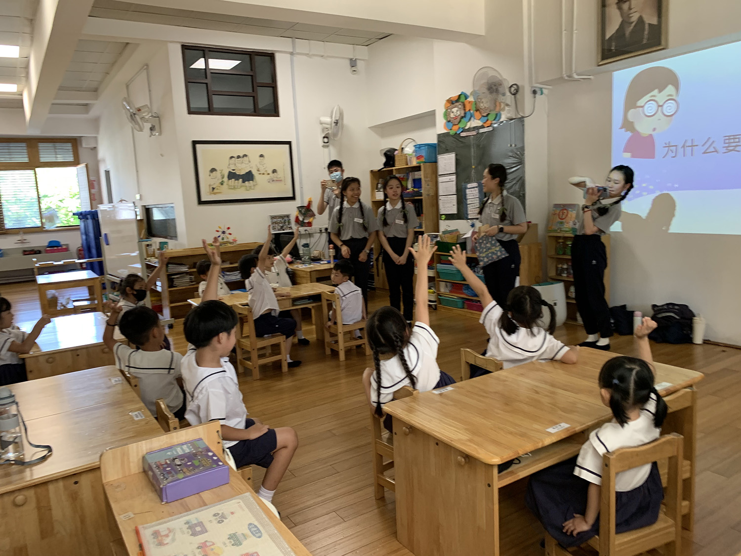 於教育中心幼兒園針對孩子們進行衛教。