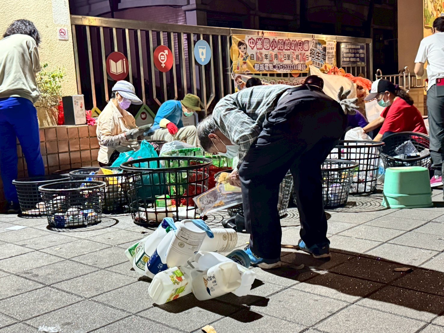 慈濟志工以行動慶祝天公生,展現了守護大地的願心,也為新春注入最溫暖的力量。