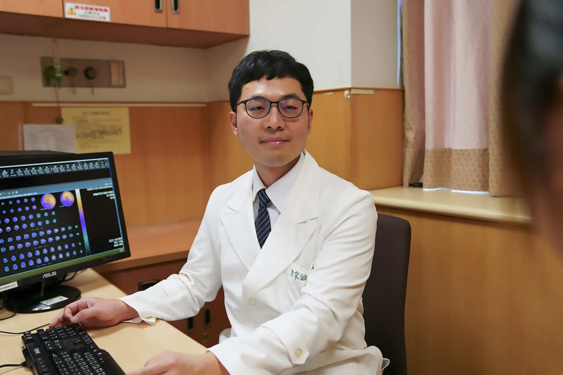李家誠醫師看診示意照。