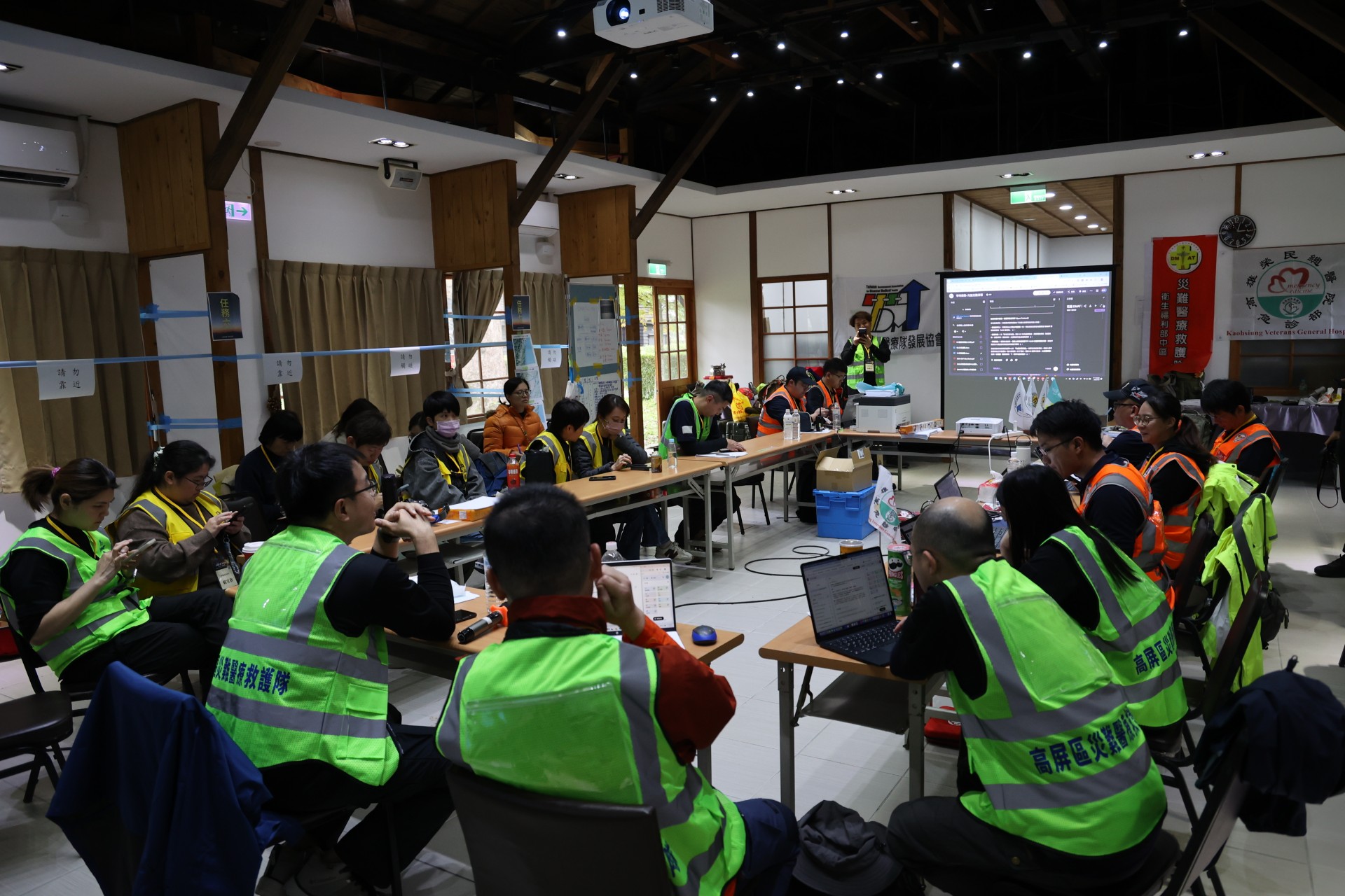 災難醫療隊接手災難醫療隊協調運作中心（DMAT-CC），由第一線轉任後勤，讓彼此更了解不同工作重點，也促成災難來臨時更緊密有效的合作。