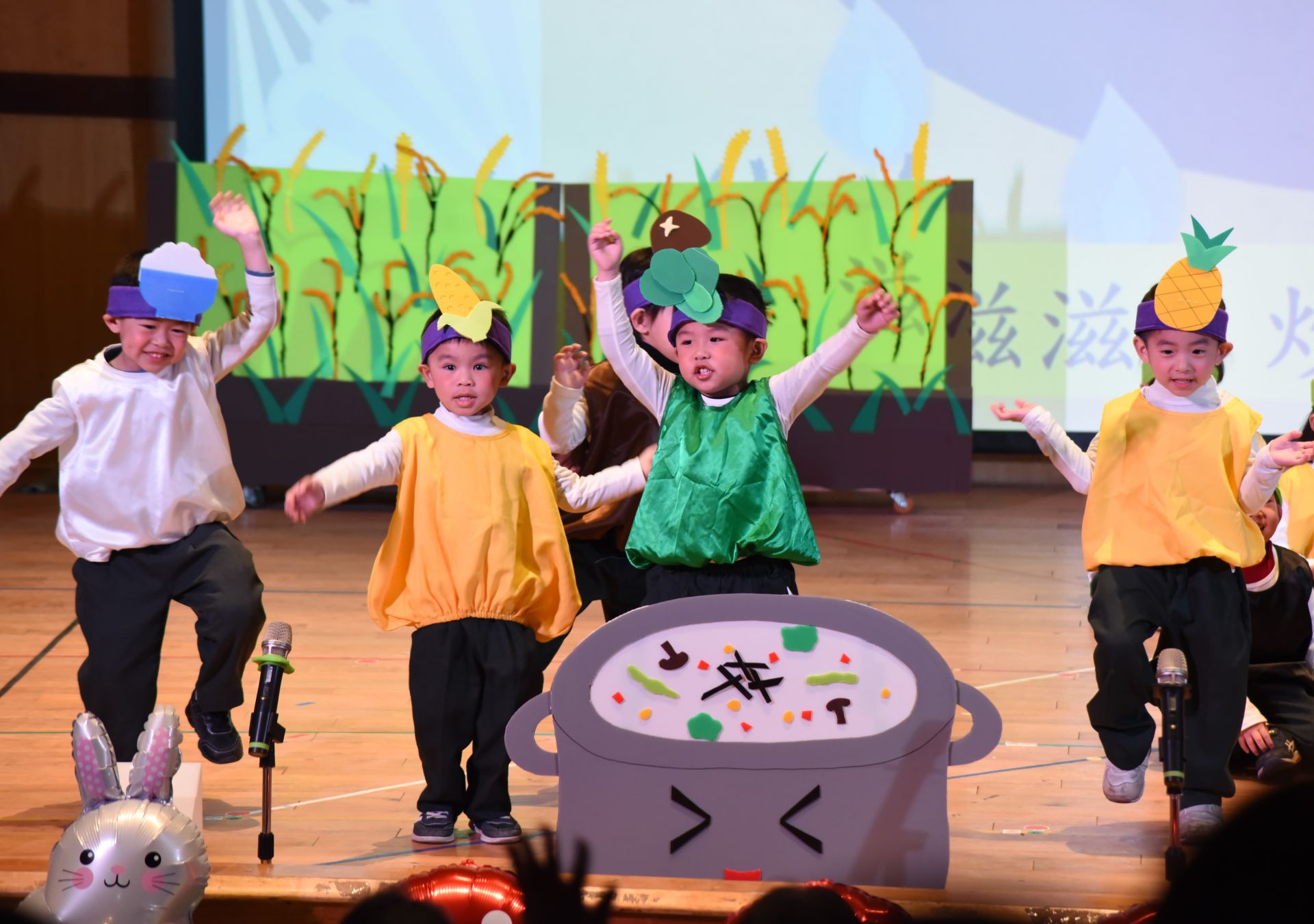 合心班從煮飯到認識不同的米飯料理孩子養成不挑食的好習慣