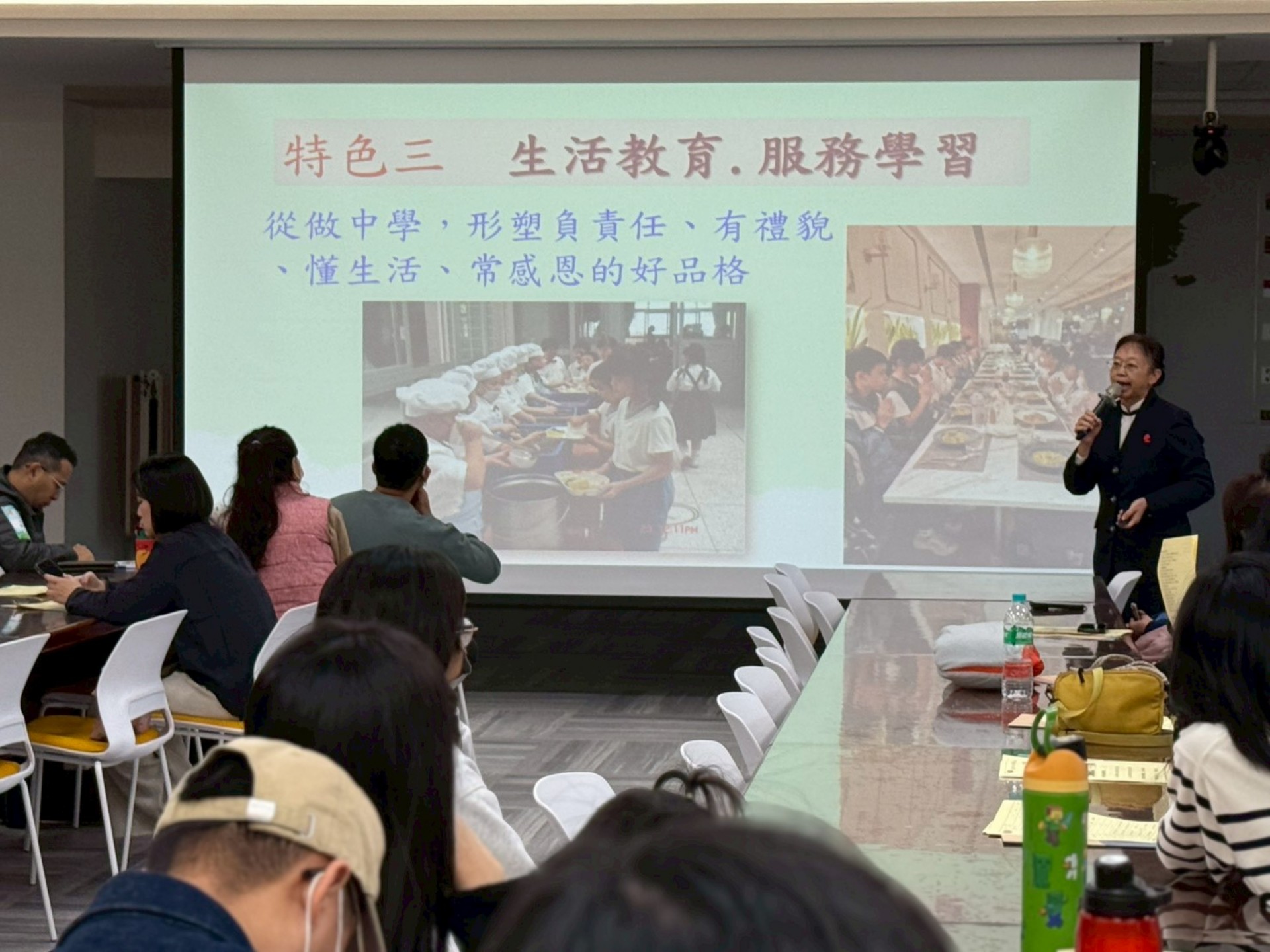 學校注重生活教育、服務學習