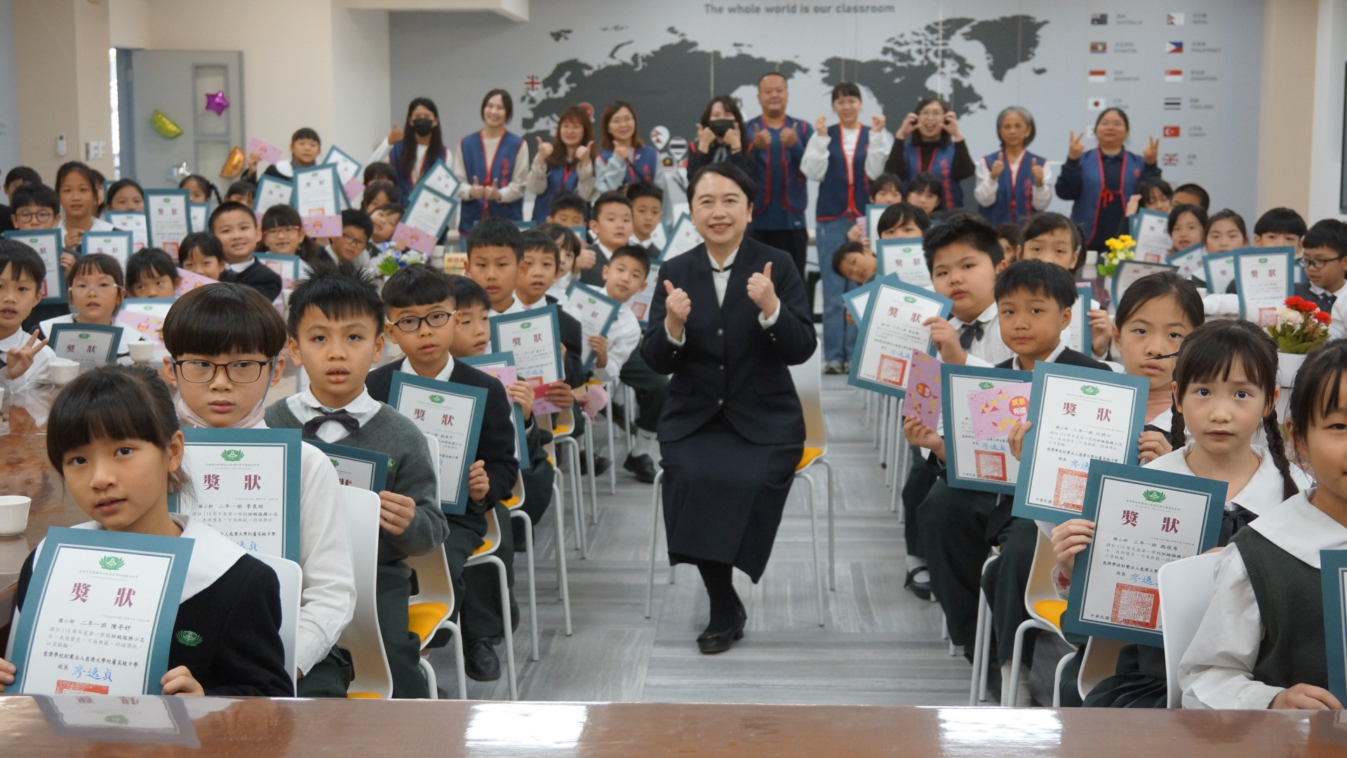 一個個都是最棒的小志工。