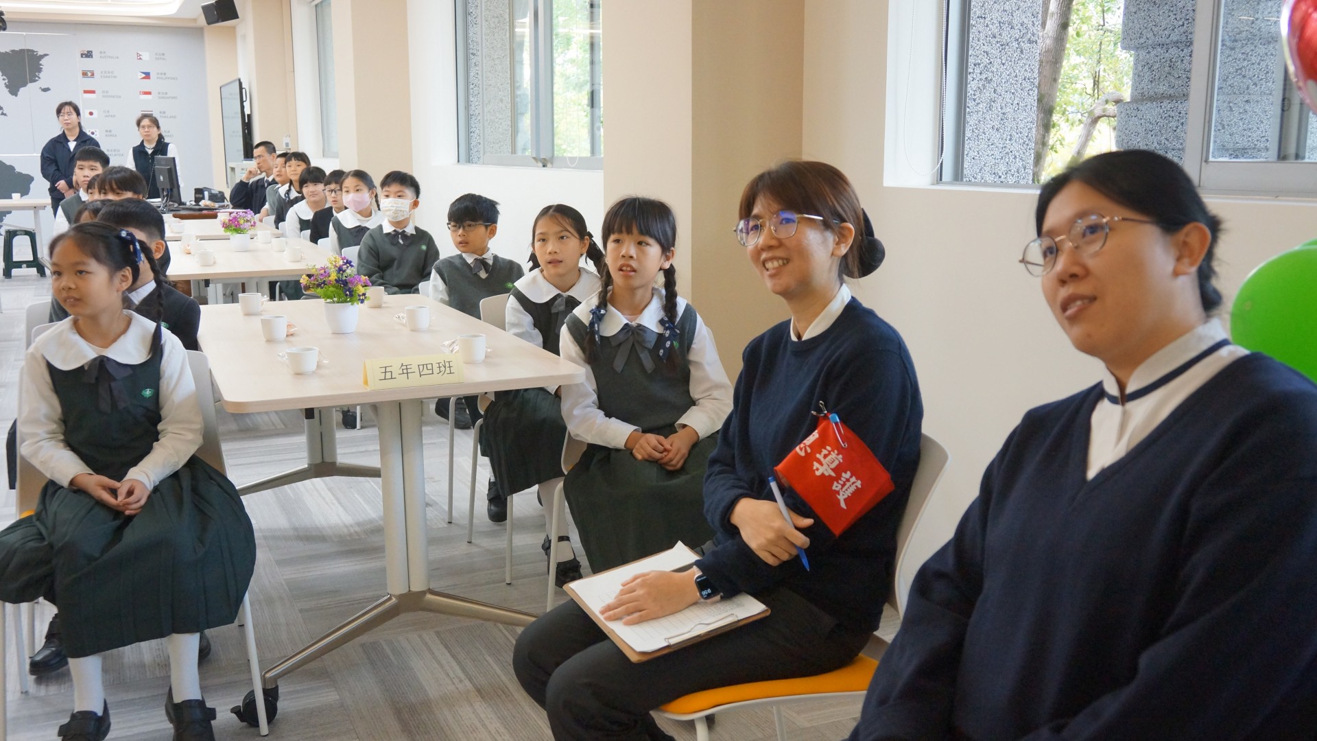 在愛與善的陪伴下，孩子們正一步步成為更好的自己。