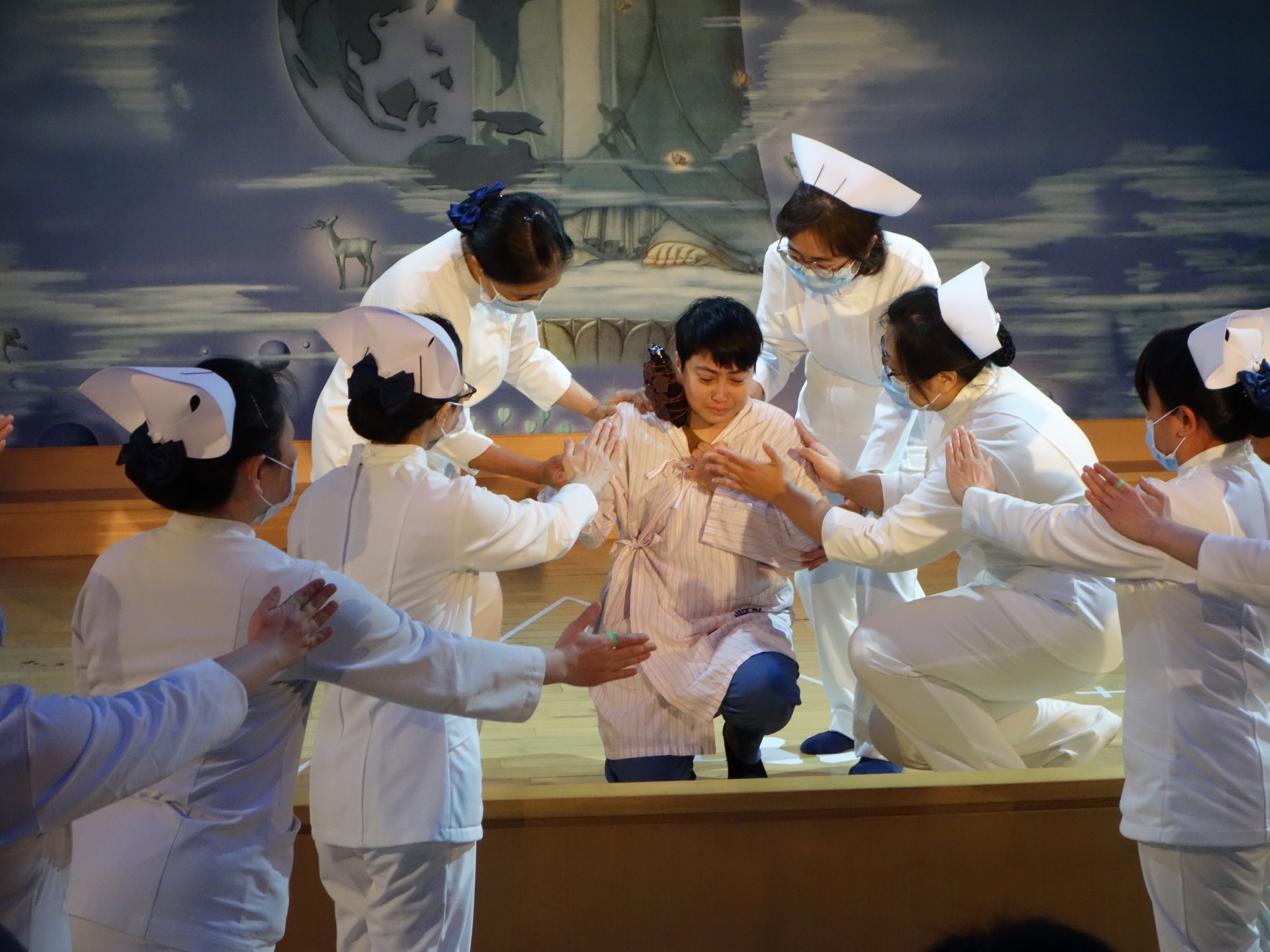 護理師楊家嘉在演繹中飾演阿莎，透過角色扮演，讓她深感不捨。