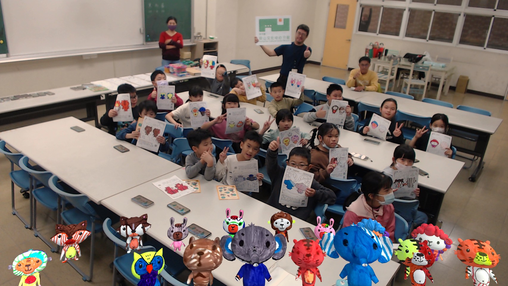 岡文分館前進校園推廣AR體驗_完成建構虛擬圖書館大合照