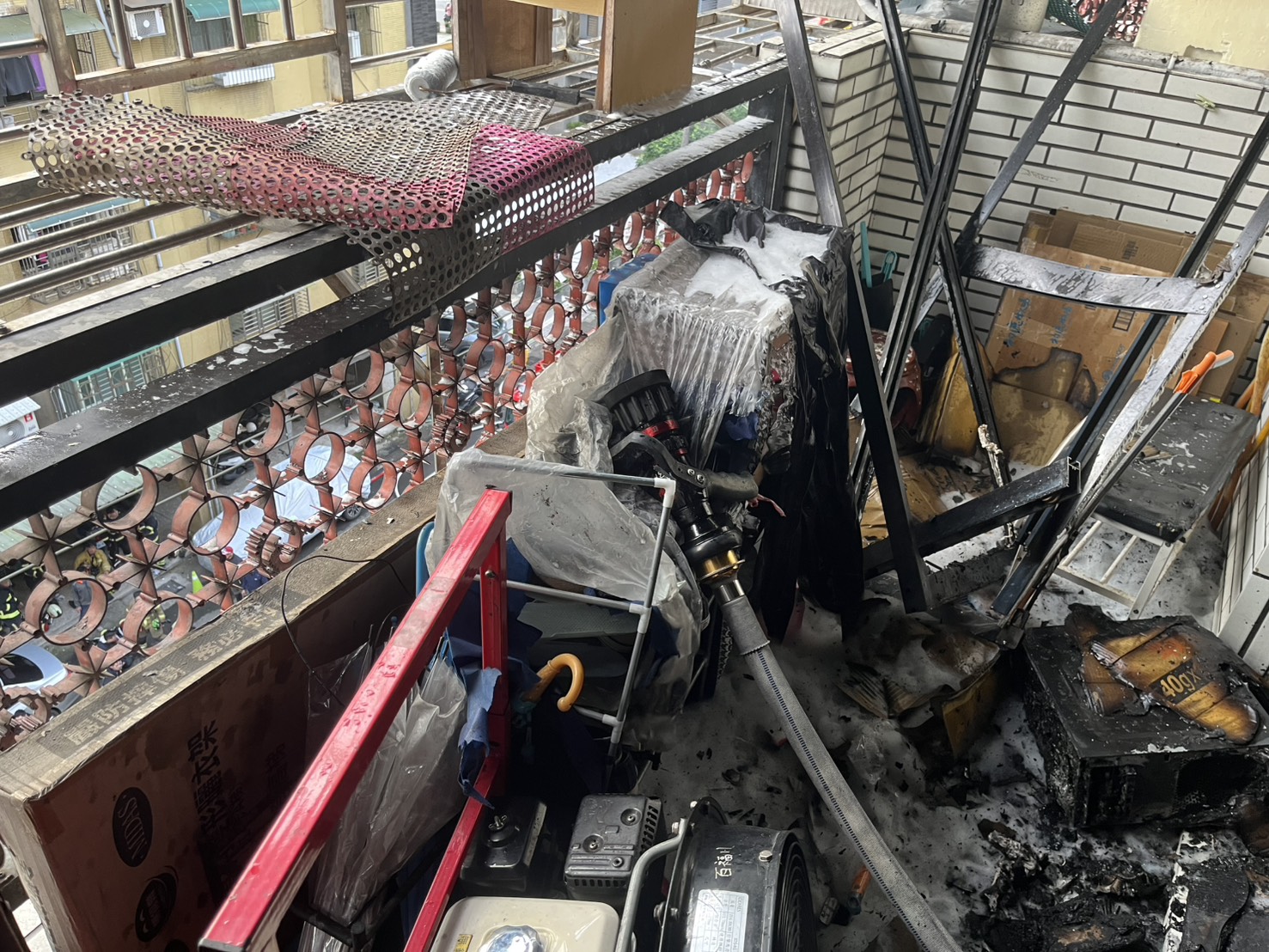 陽台堆放雜物會影響逃生動線