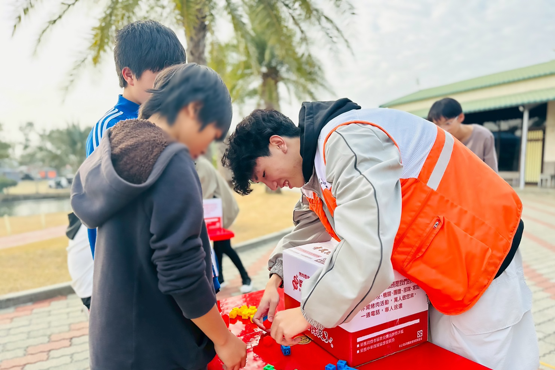 從遊戲中練習表達，讓學員在活動中建立自信。