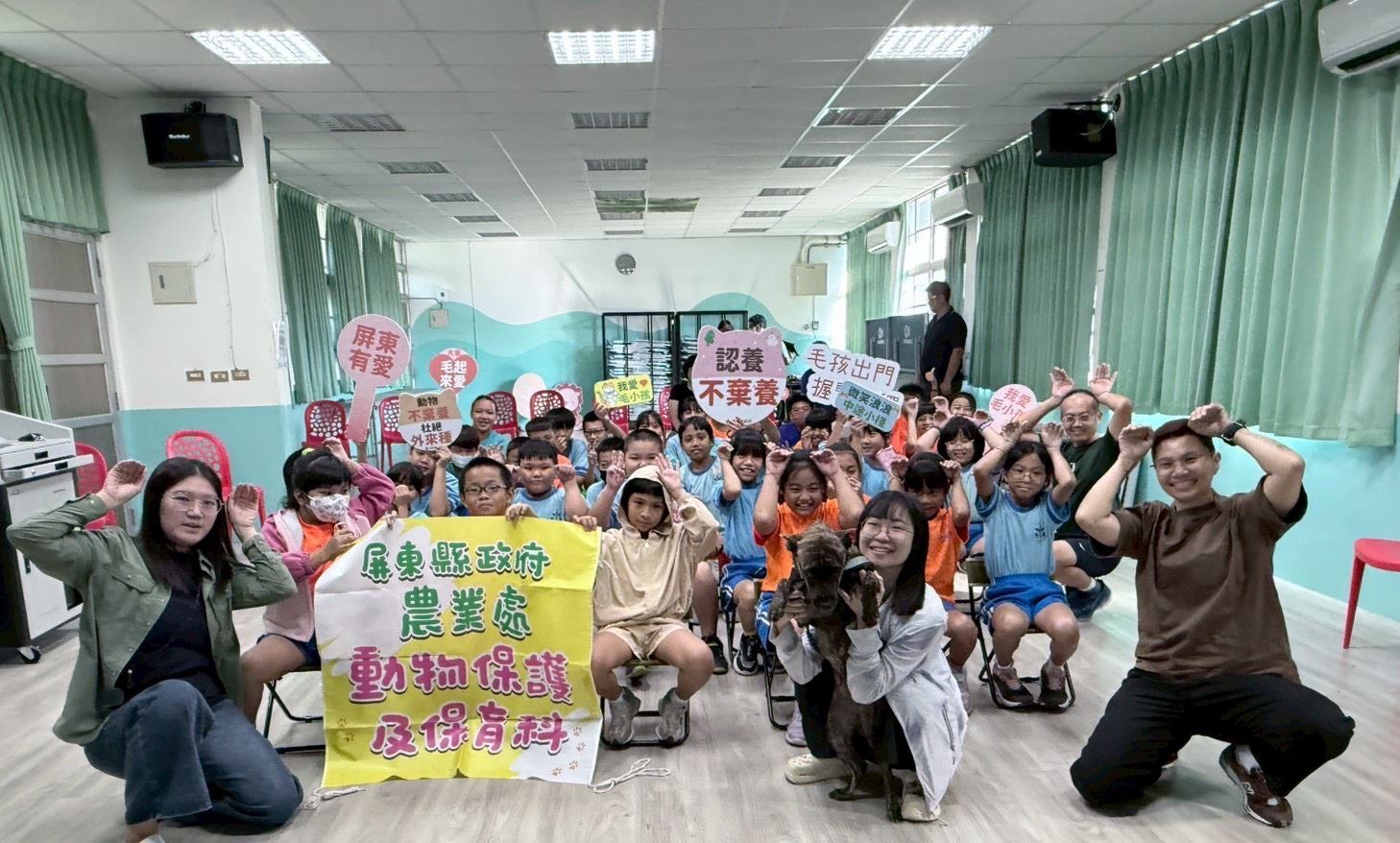 新埤萬隆國小大合照