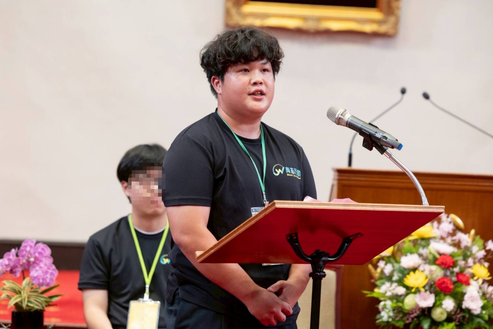 阿祐代表高中職組青志獎獲獎學生於總統府分享志工服務歷程，以自身故事展現青年投入公益的力量。(總統府提供）