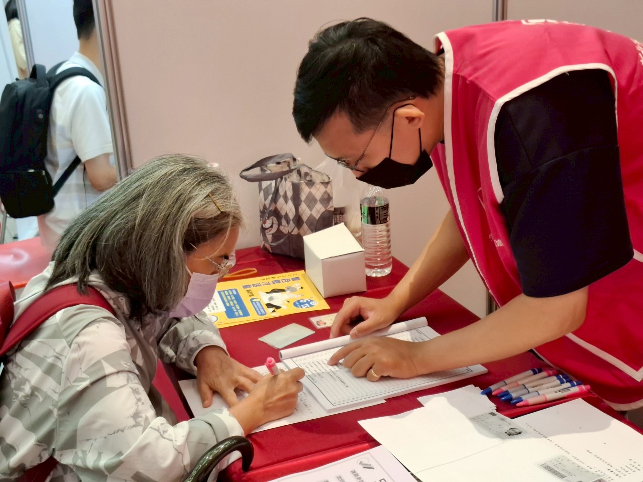 就業博覽會 畢業季攜手中高齡友善企業瞄準全方位人才