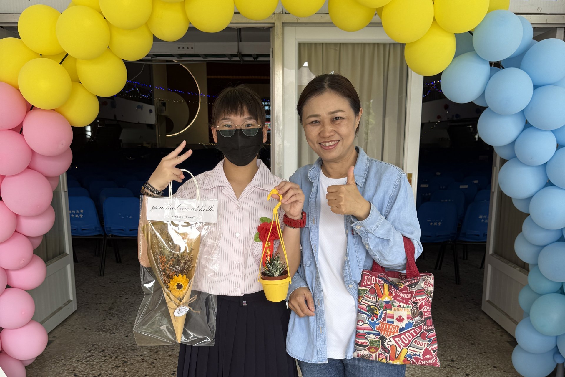 鳳凰花開迎夢想 展望會伴屏東266位弱勢學子迎畢業
