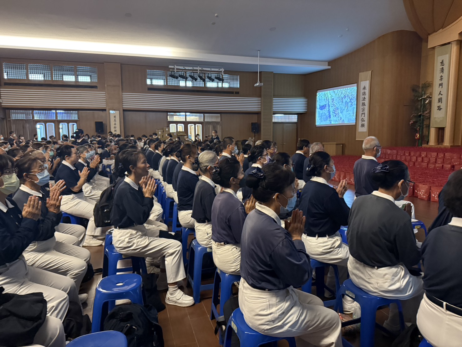 志工深入屏東五大災區 百歲長者膚慰化解陰霾