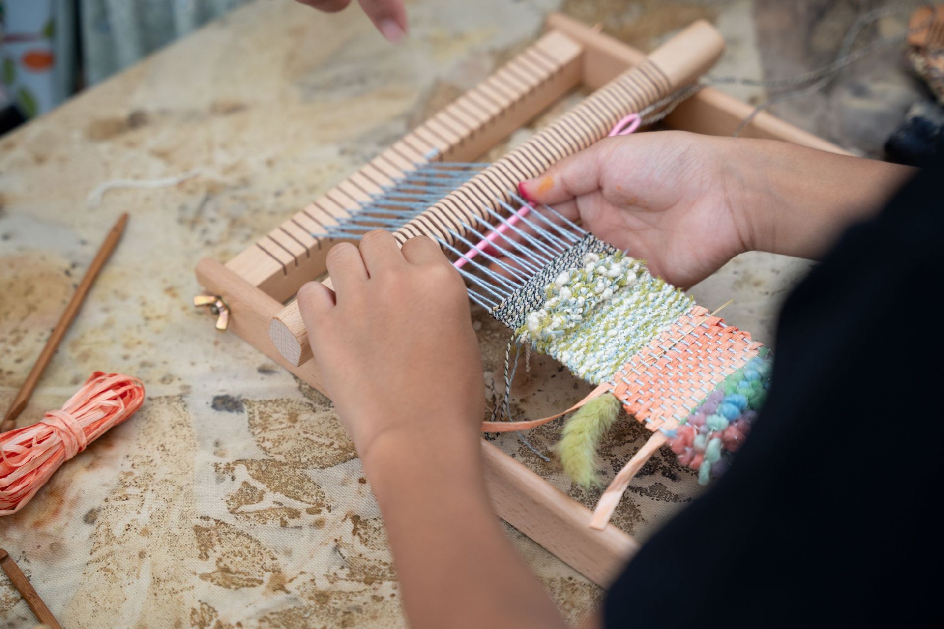 透過工藝教育的扎根推進，培育具文化素養、美感視野與創造能力的新世代。