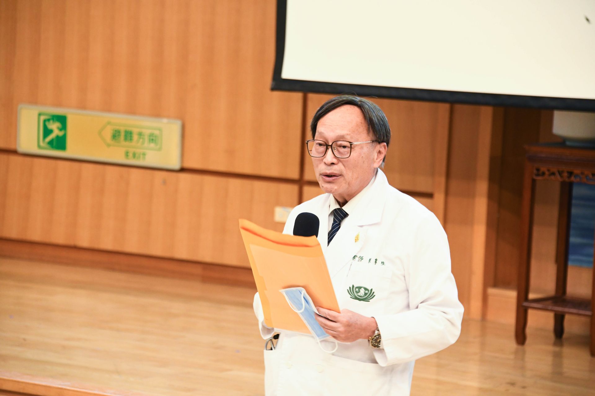 賴寧生院長表示,今日專題演講內容豐富,更具高度啟發性,讓人重新思考醫療產業發展的更多可能。