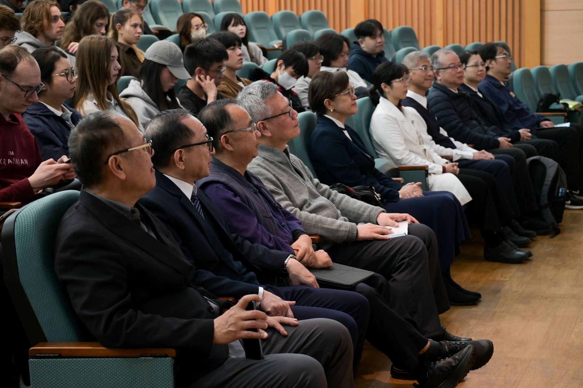 邀請張長樹檢察長、廖緯民副教授、吳雅汝醫秘、曾泰源律師等跨領域的實務、學界與法界專家，希望透過理性溝通，探討醫療爭議處理的最適路徑。