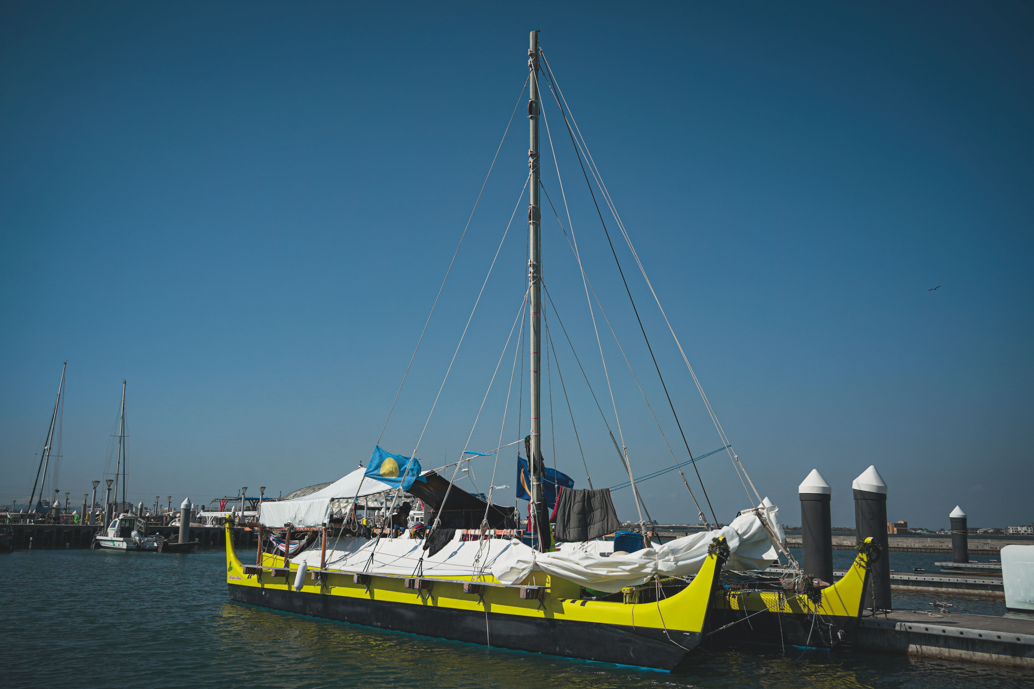 「無私分享號」(Alingano Maisu)現泊靠屏東大鵬灣(國立中山大學提供)